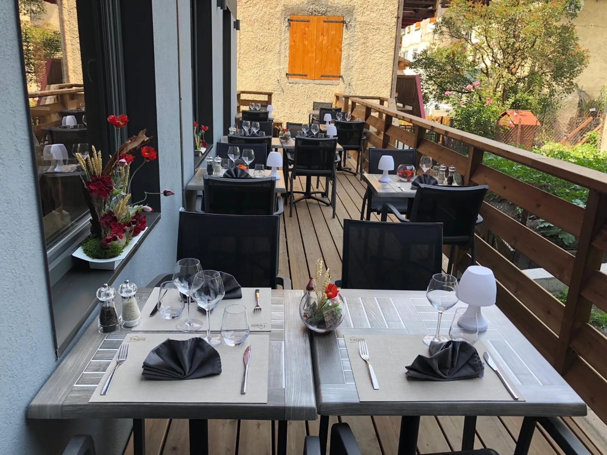 Patio in Hotel L'alpin