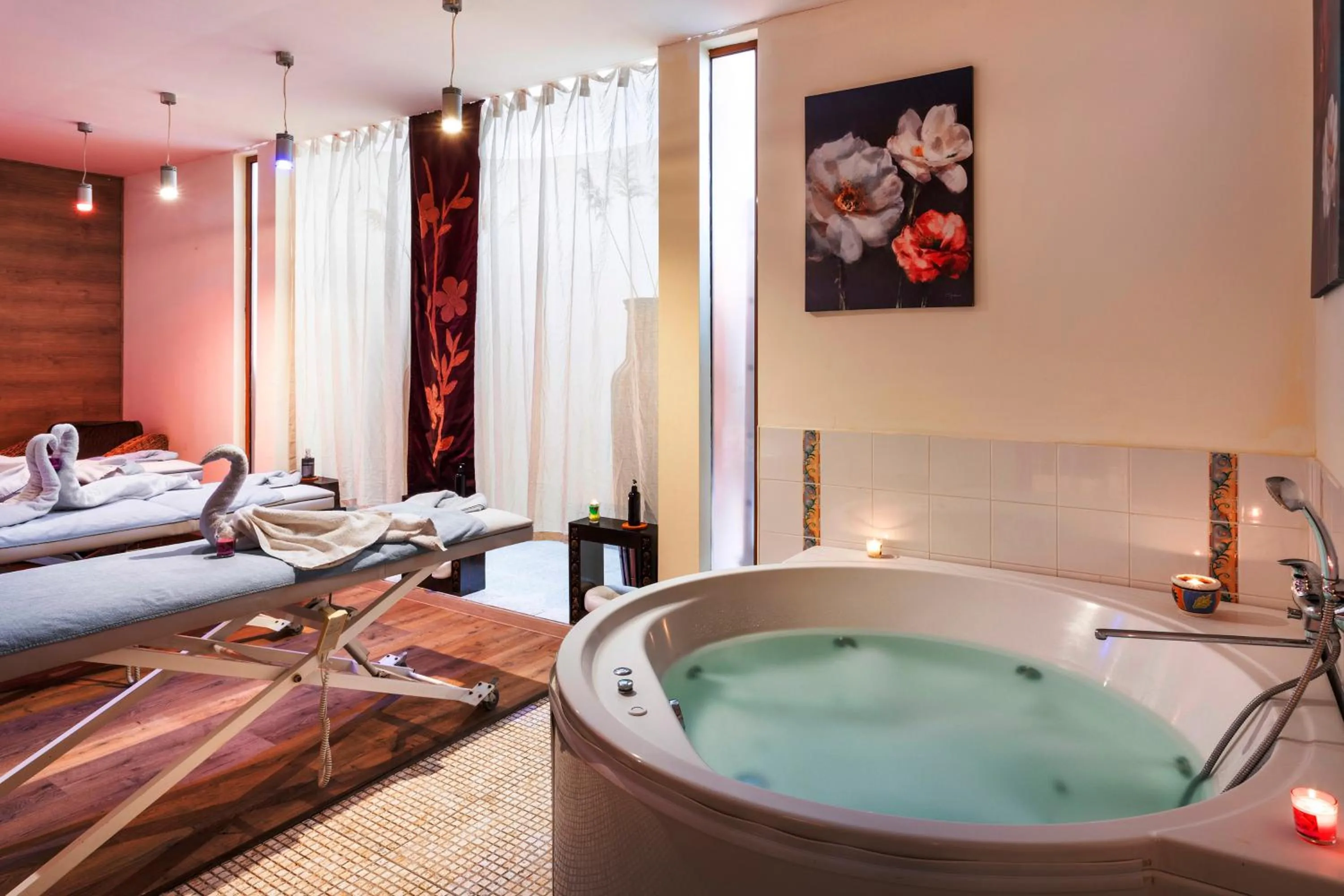 Hot Tub, Bed in Sol Nessebar Palace All Inclusive