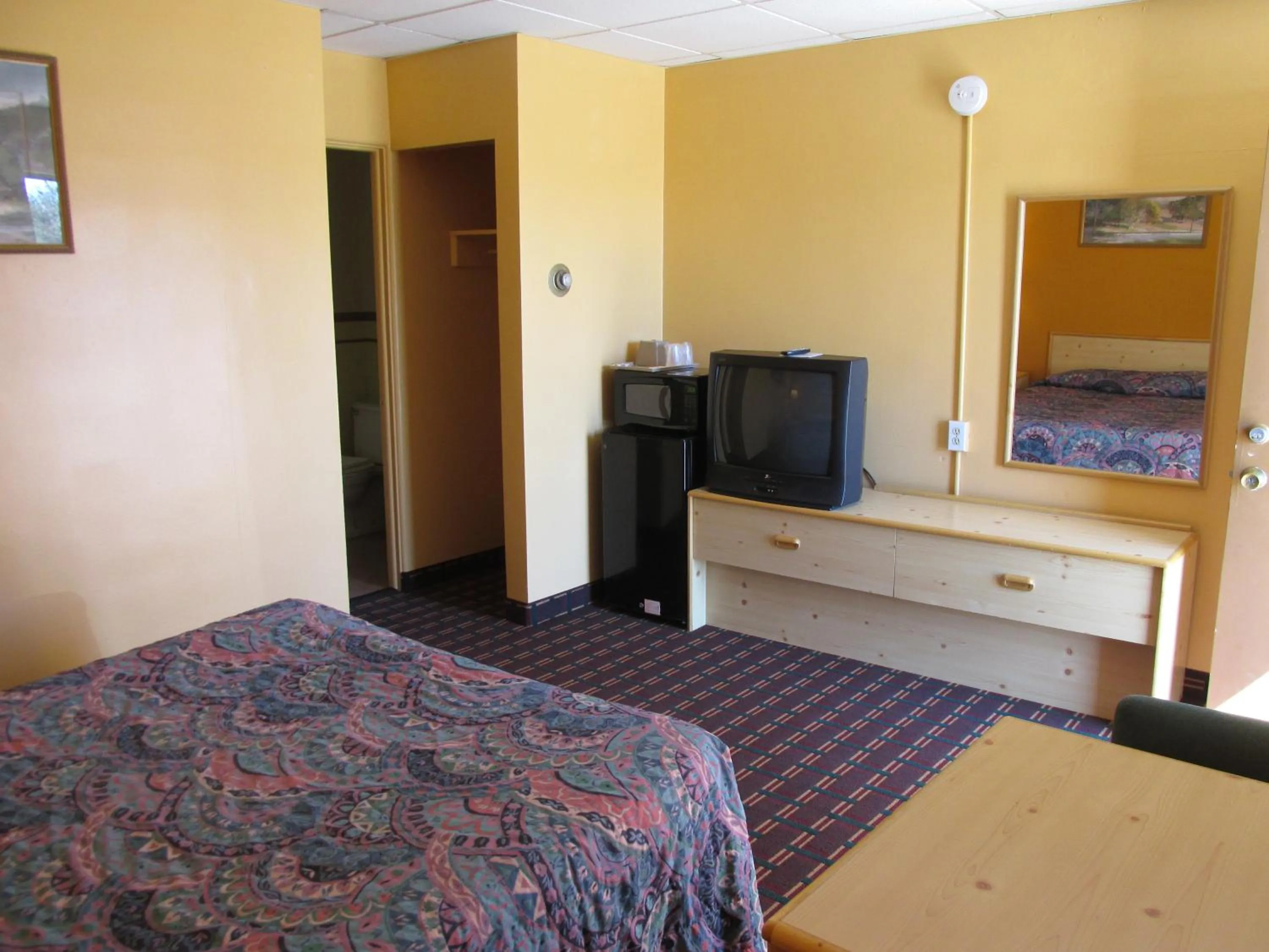 Bed in Motel 7 Rawlins