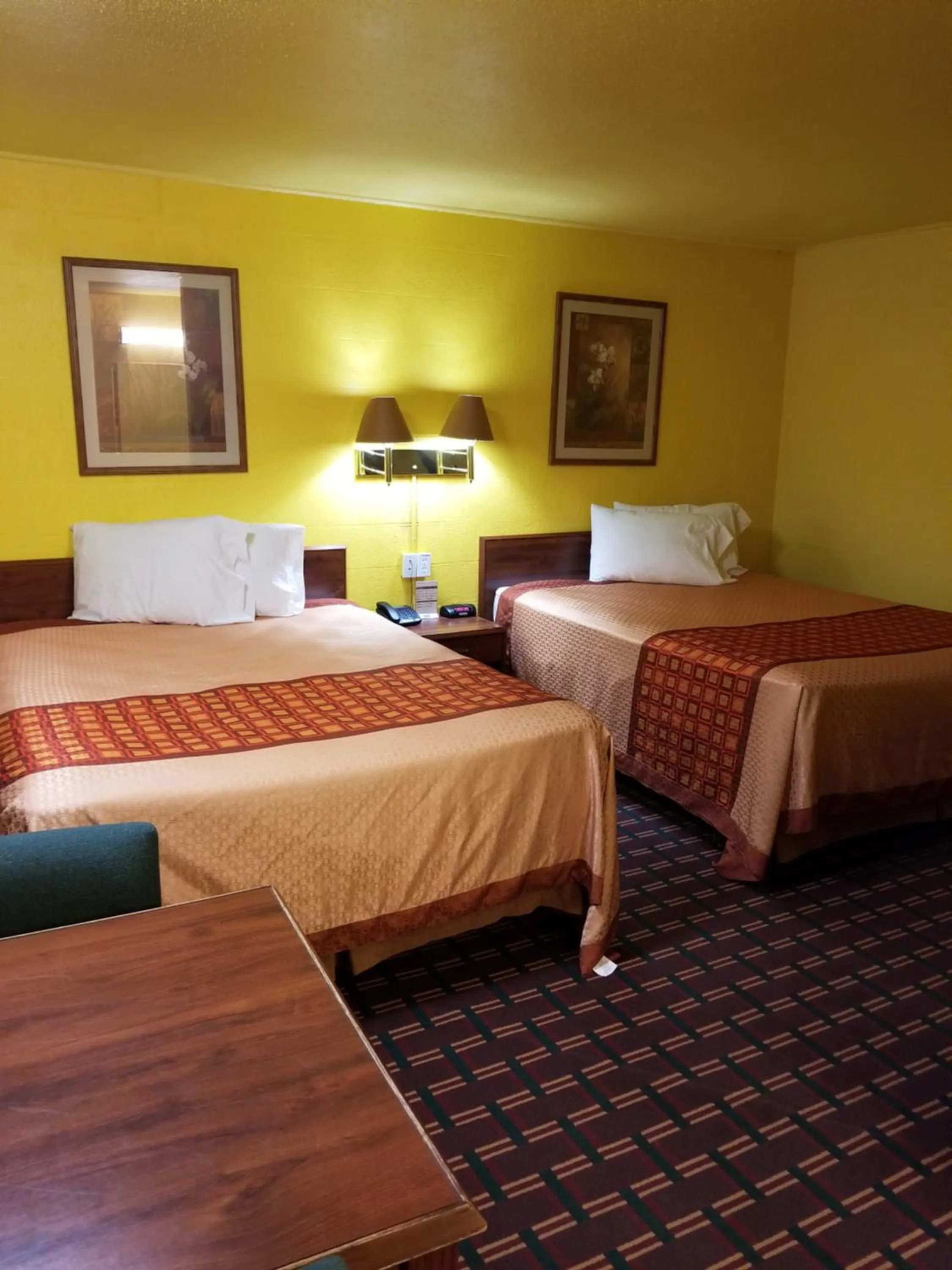 Bed in Motel 7 Rawlins