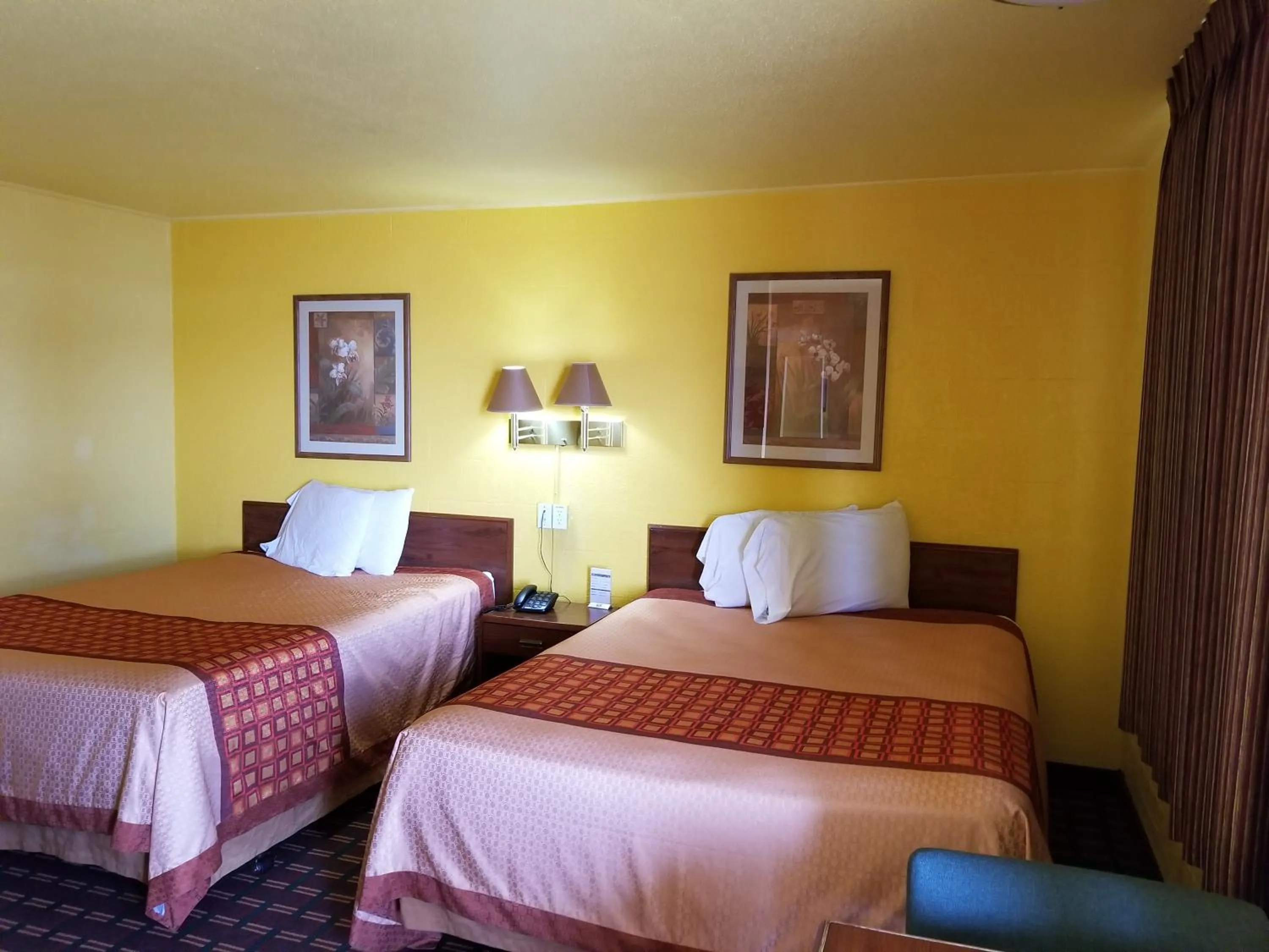 Bed in Motel 7 Rawlins