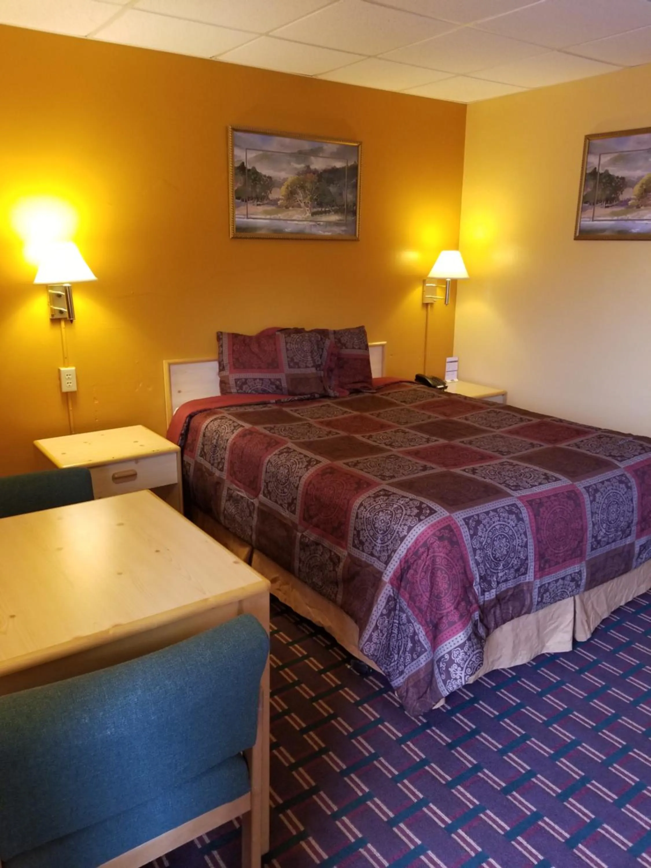 Bed in Motel 7 Rawlins