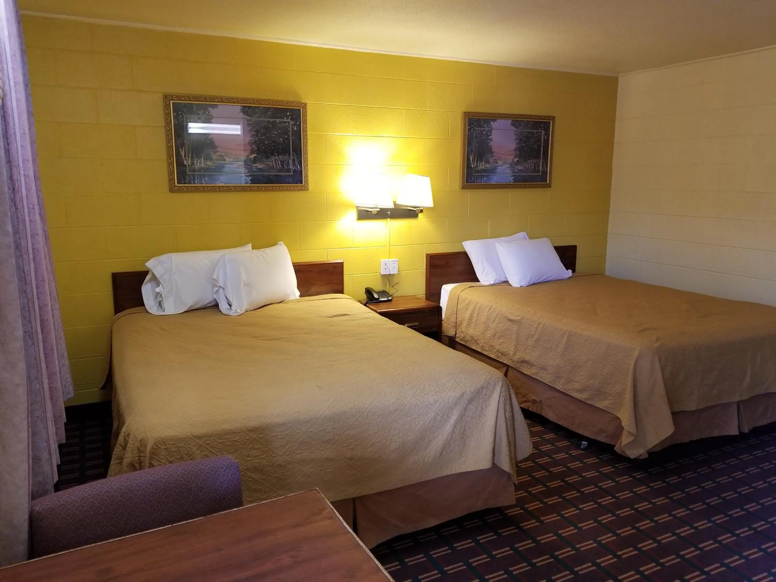 Bed in Motel 7 Rawlins