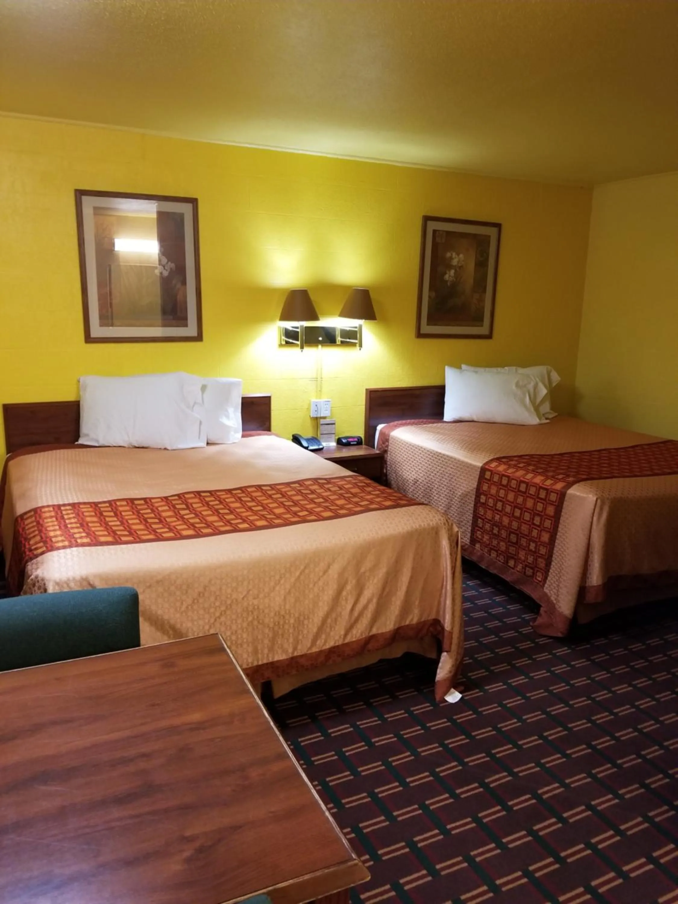 Bed in Motel 7 Rawlins