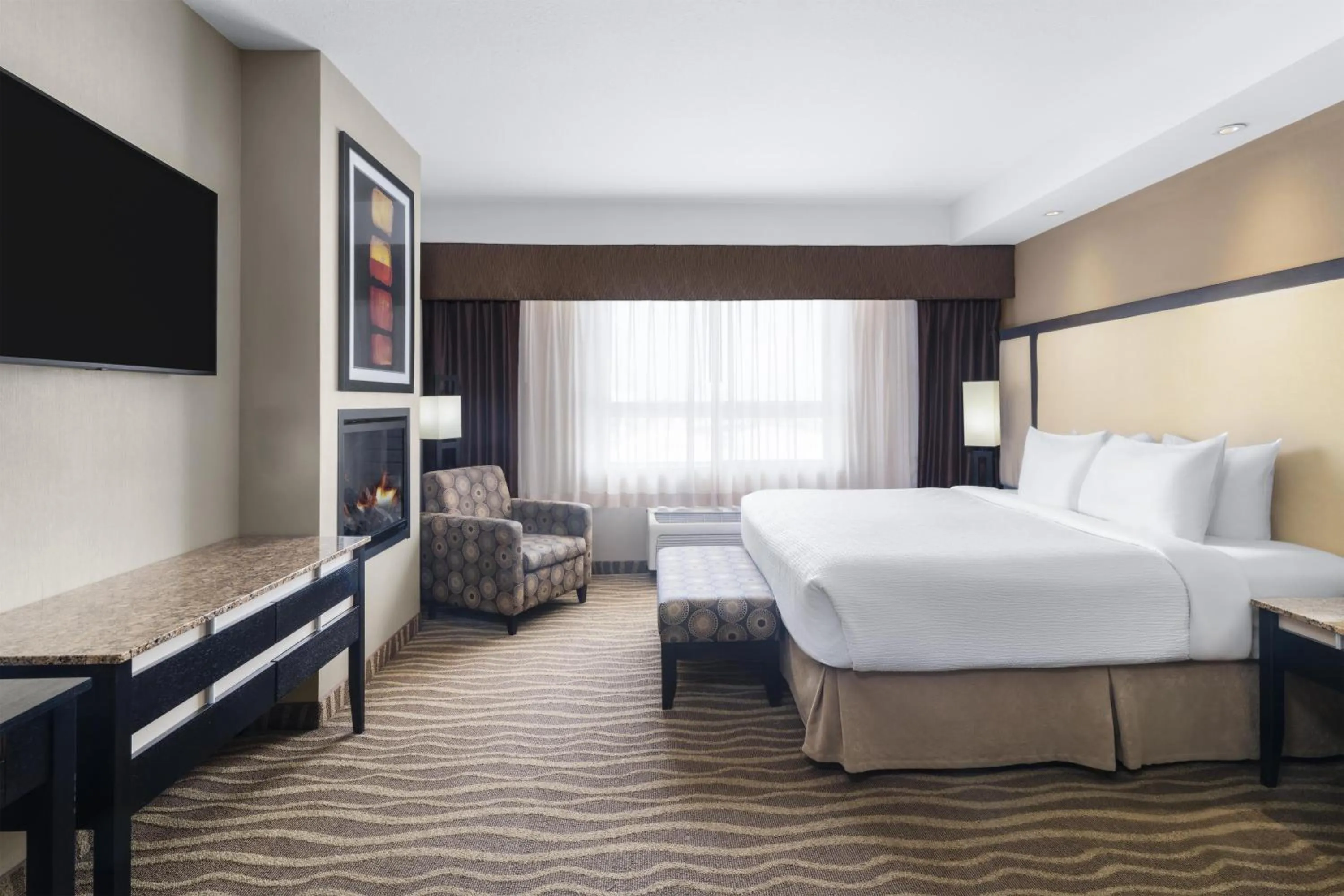 Bedroom, Bed in Best Western Premier Freeport Inn Calgary Airport