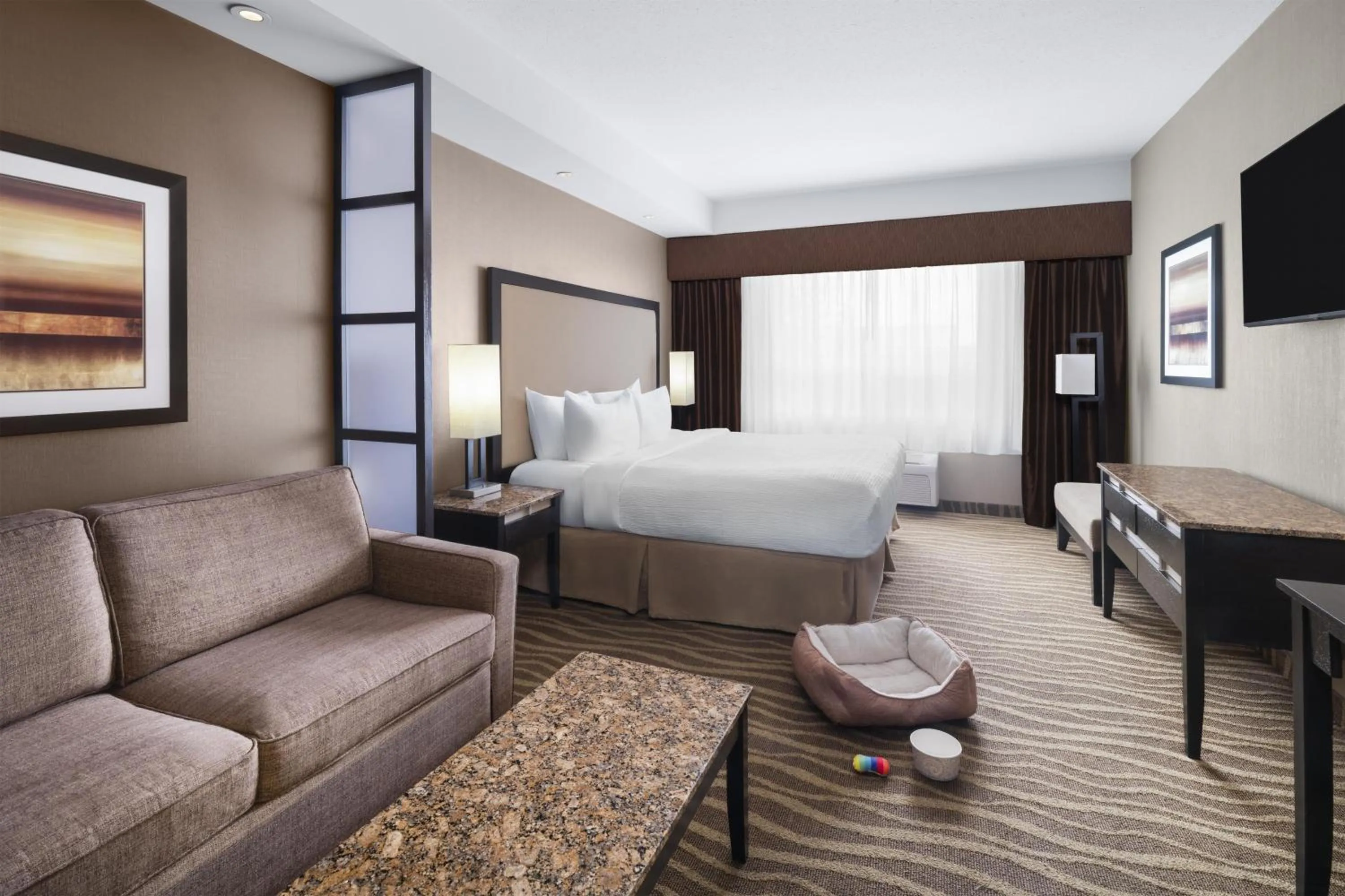 Bedroom, Bed in Best Western Premier Freeport Inn Calgary Airport