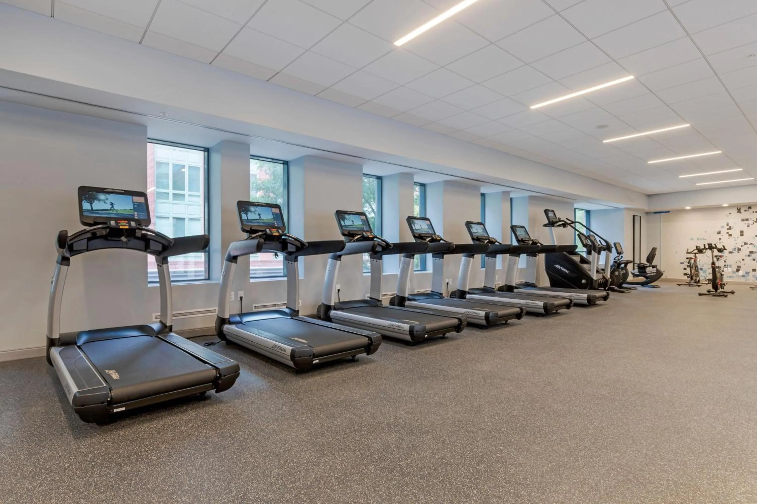 Fitness centre/facilities in Sheraton Suites Old Town Alexandria