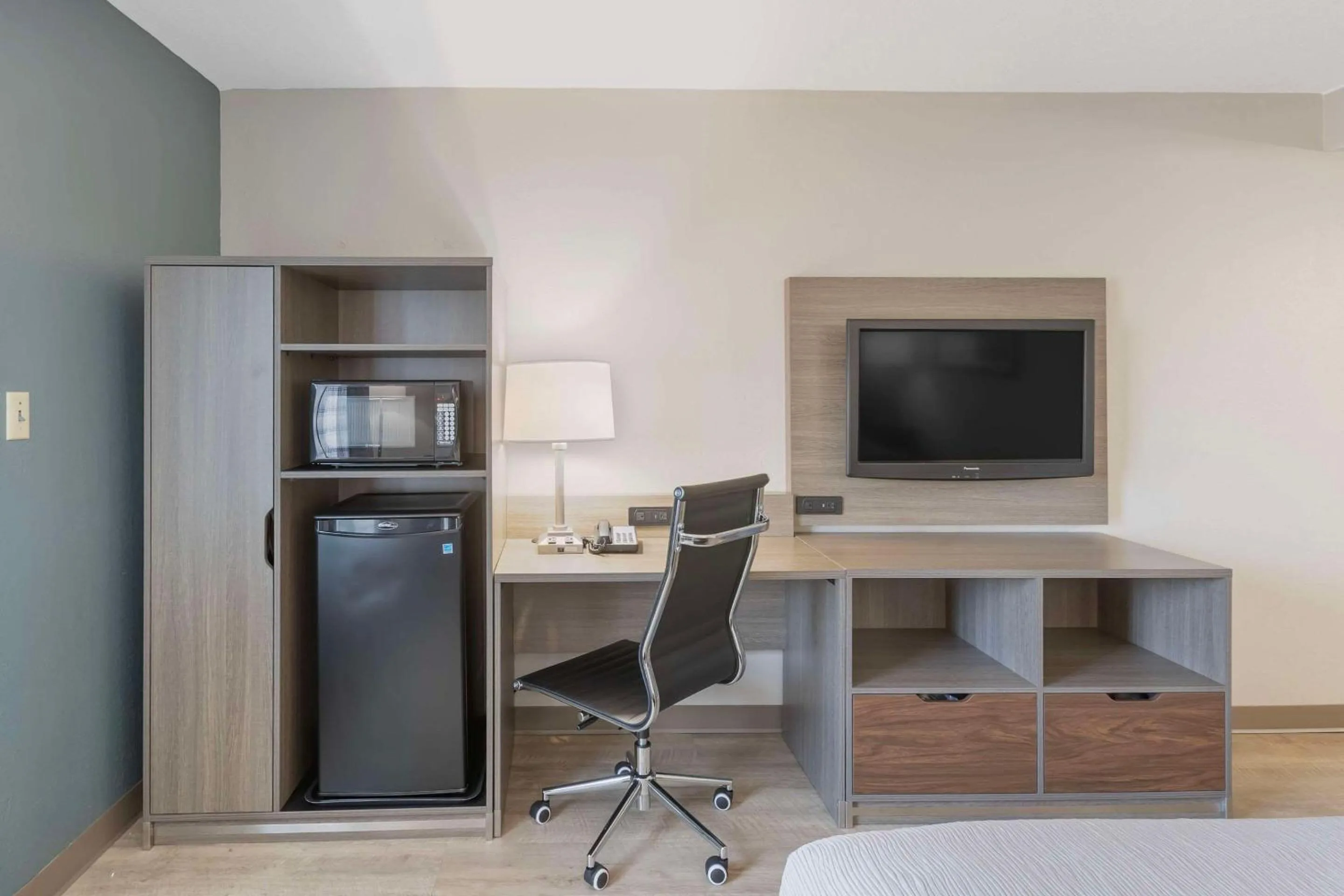 Bedroom in Quality Inn Newton at I-80