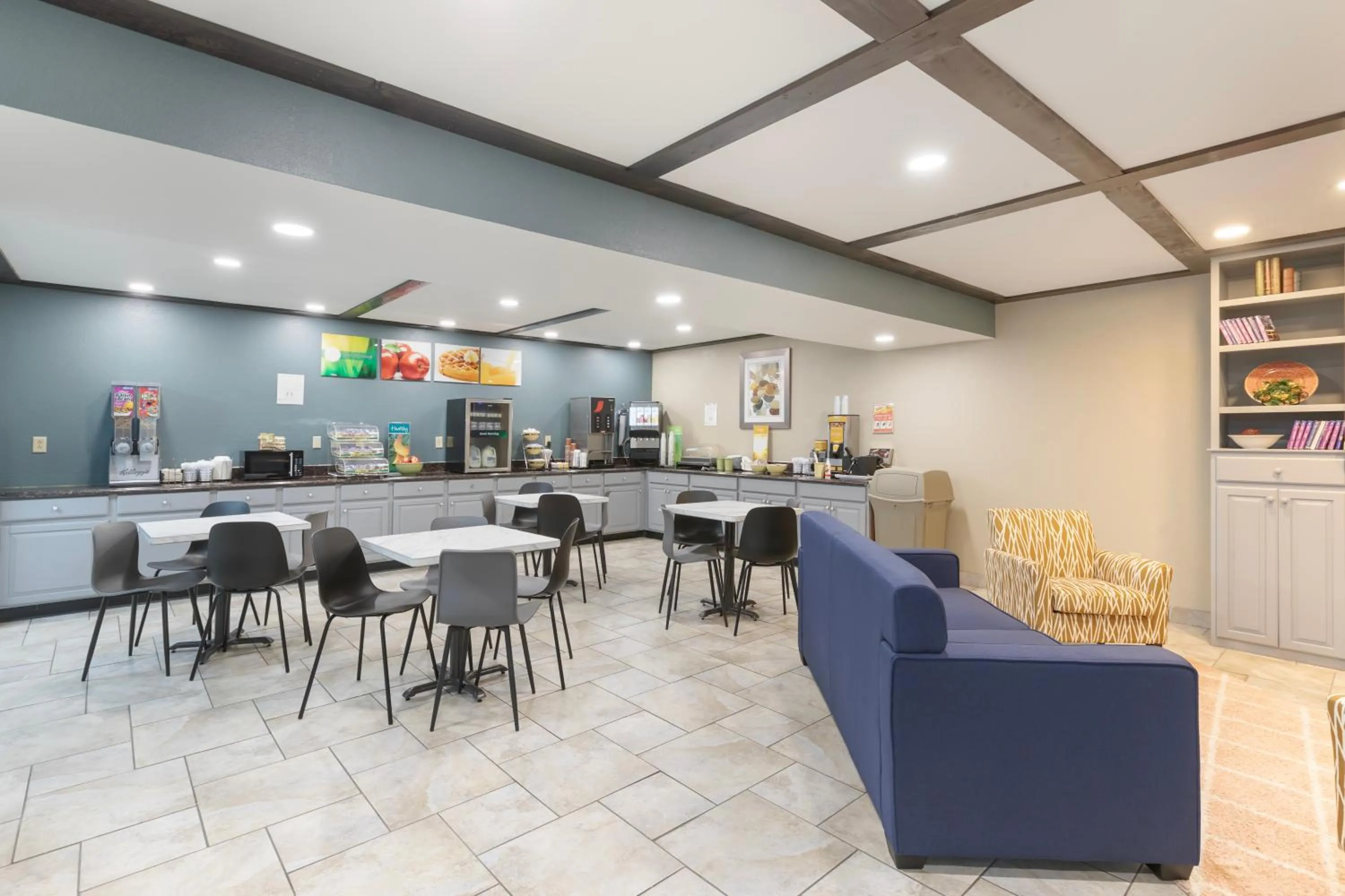 Breakfast in Quality Inn Newton at I-80