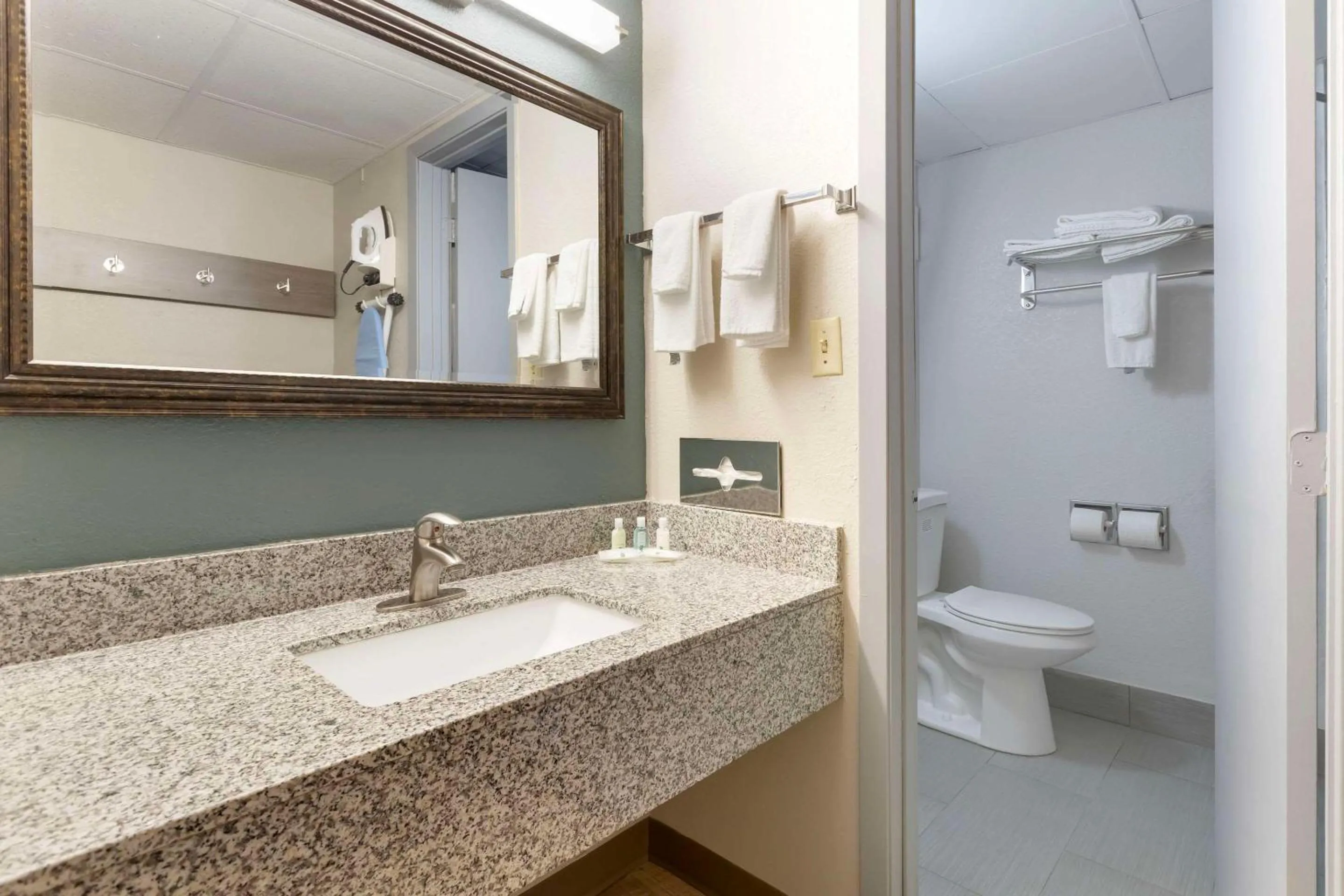 Bedroom in Quality Inn Newton at I-80