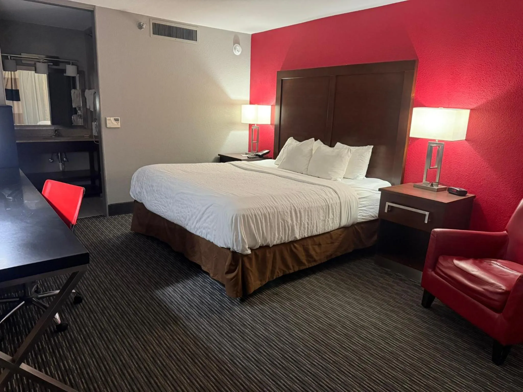 Bedroom in Sonesta Essential - Rapid City