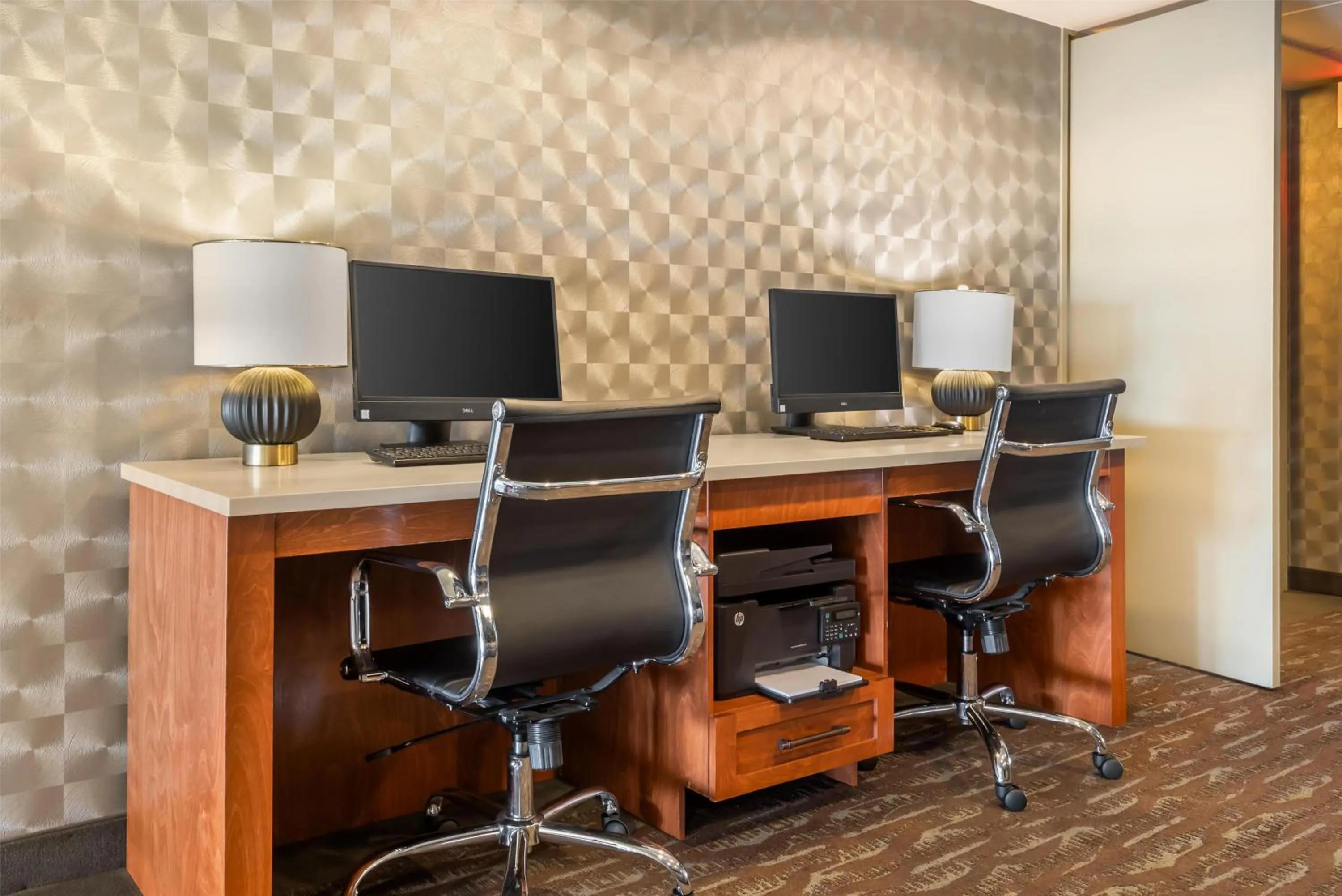 Business facilities in Best Western PLUS Calgary Centre Inn