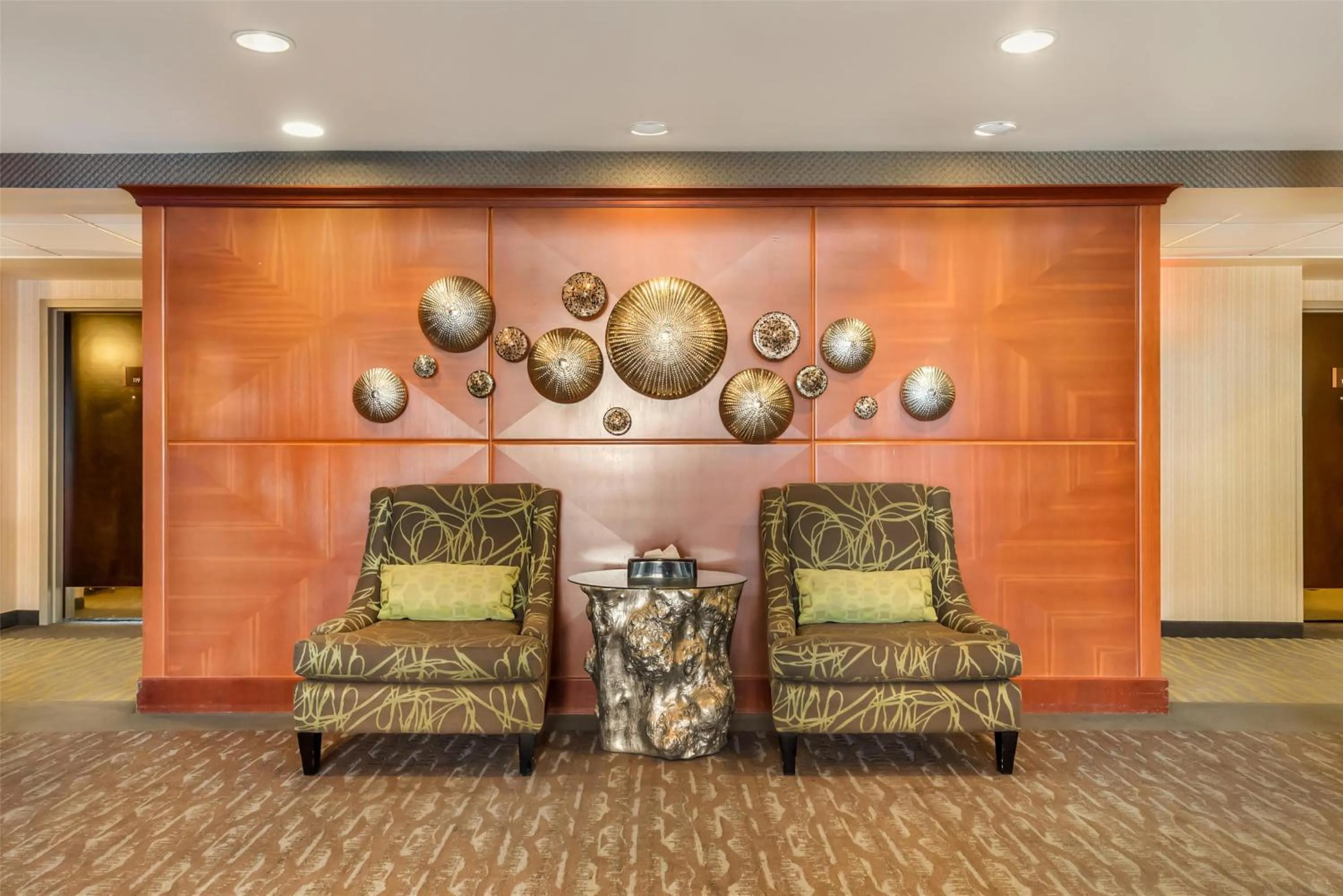 Lobby or reception in Best Western PLUS Calgary Centre Inn