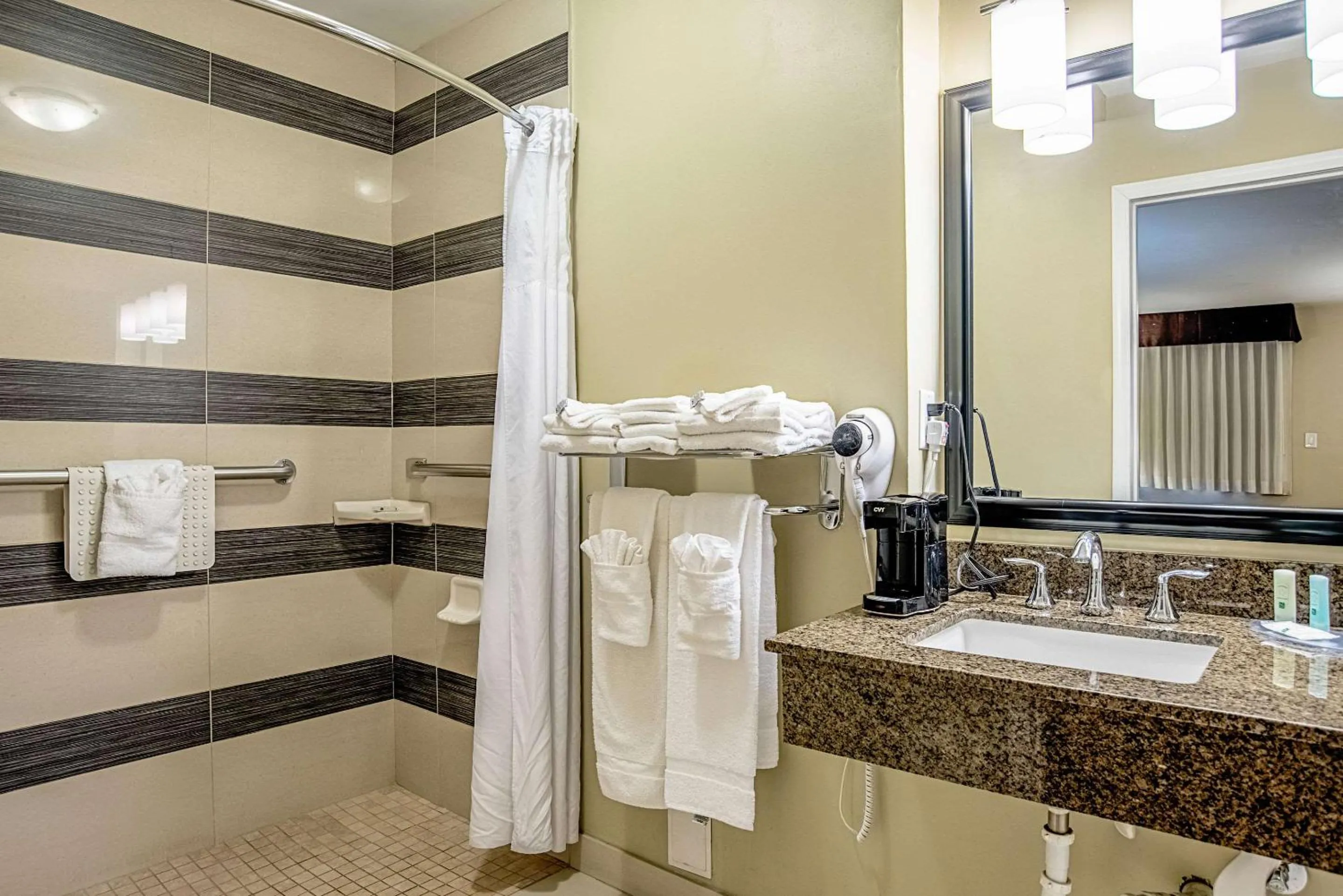 Shower in Quality Inn & Suites Phoenix NW - Sun City