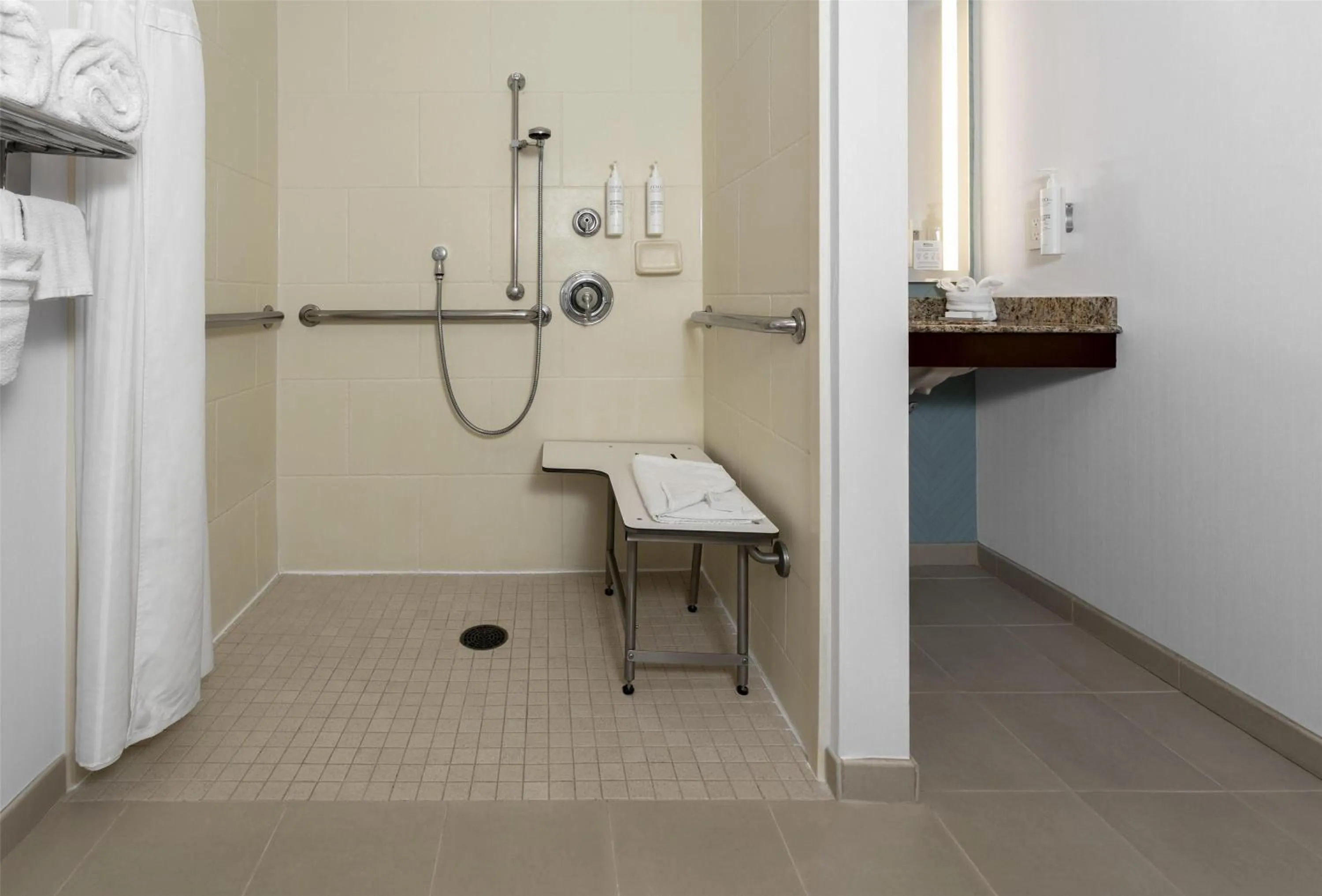 Bathroom in Hilton Garden Inn Eugene/Springfield