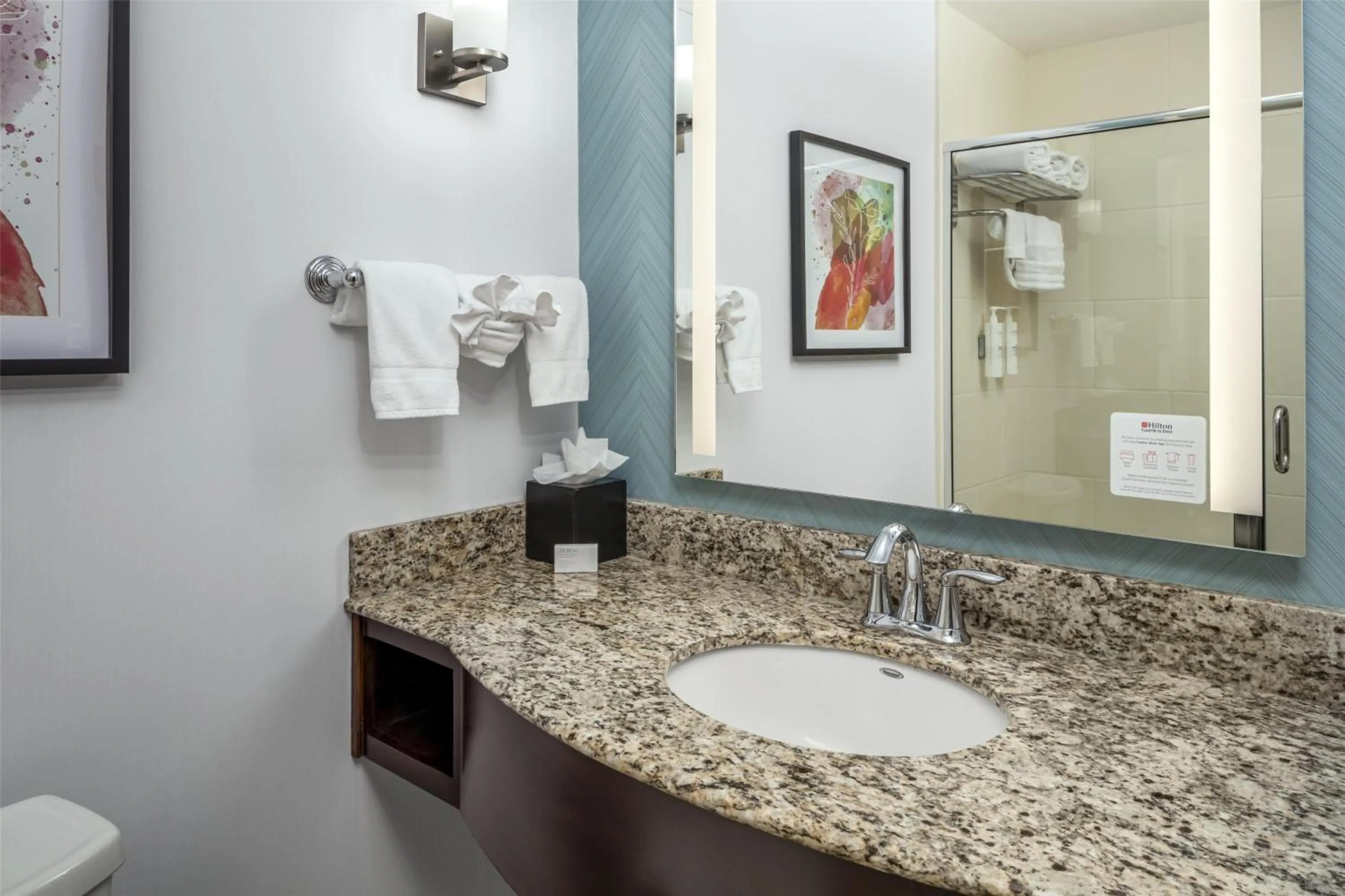 Bathroom in Hilton Garden Inn Eugene/Springfield