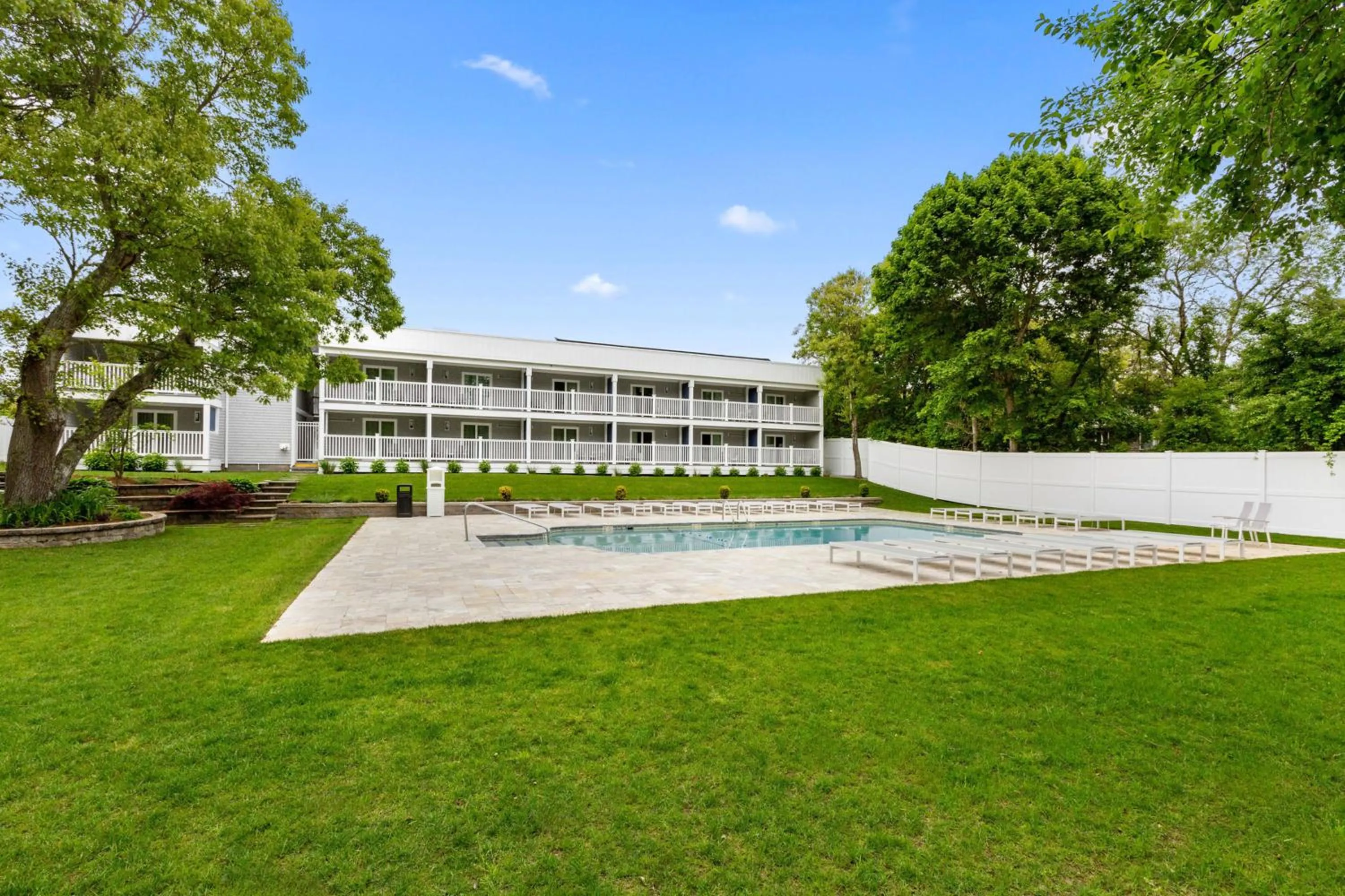 Swimming pool in Inn At Swan River