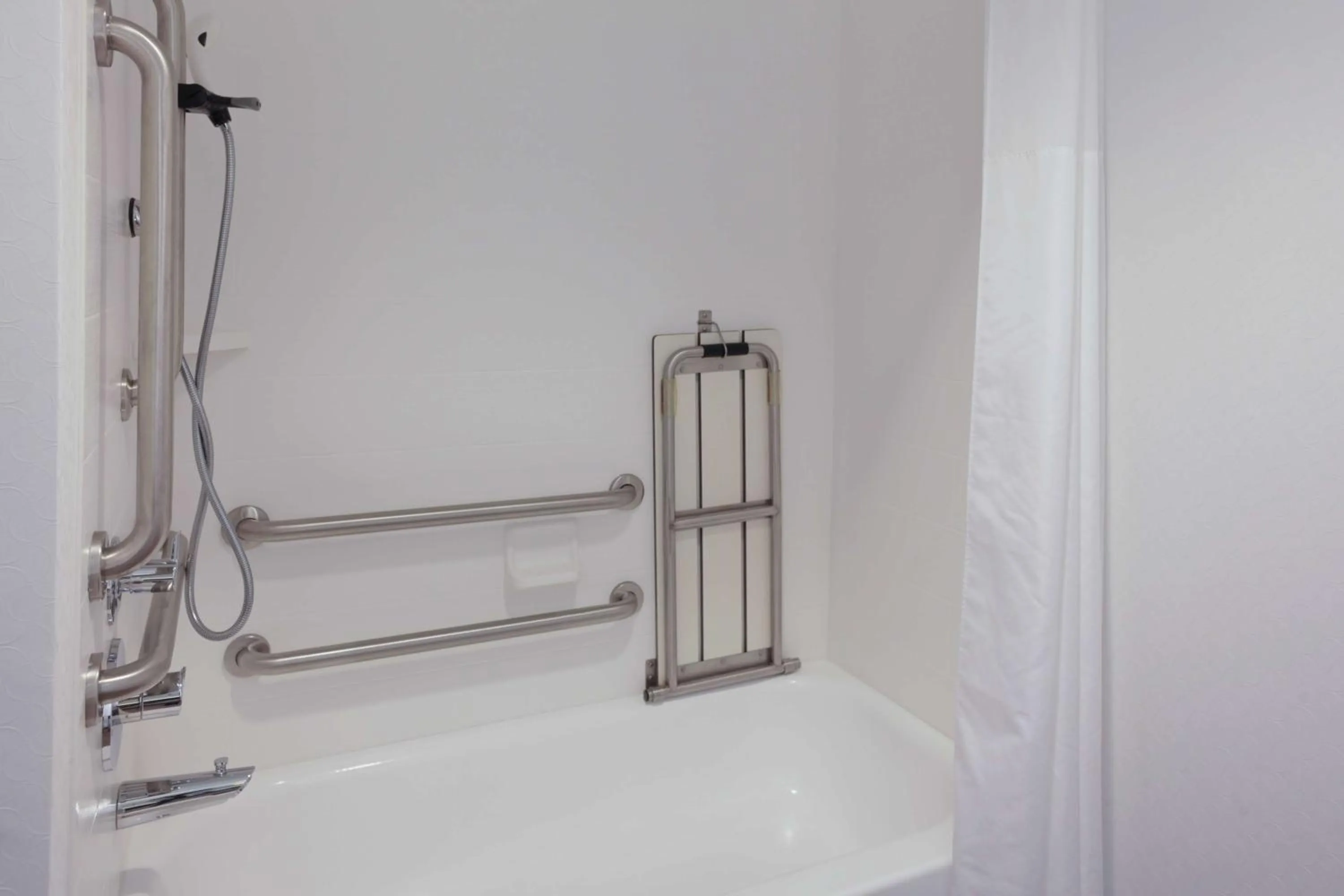 Bathroom in Hampton Inn Jasper