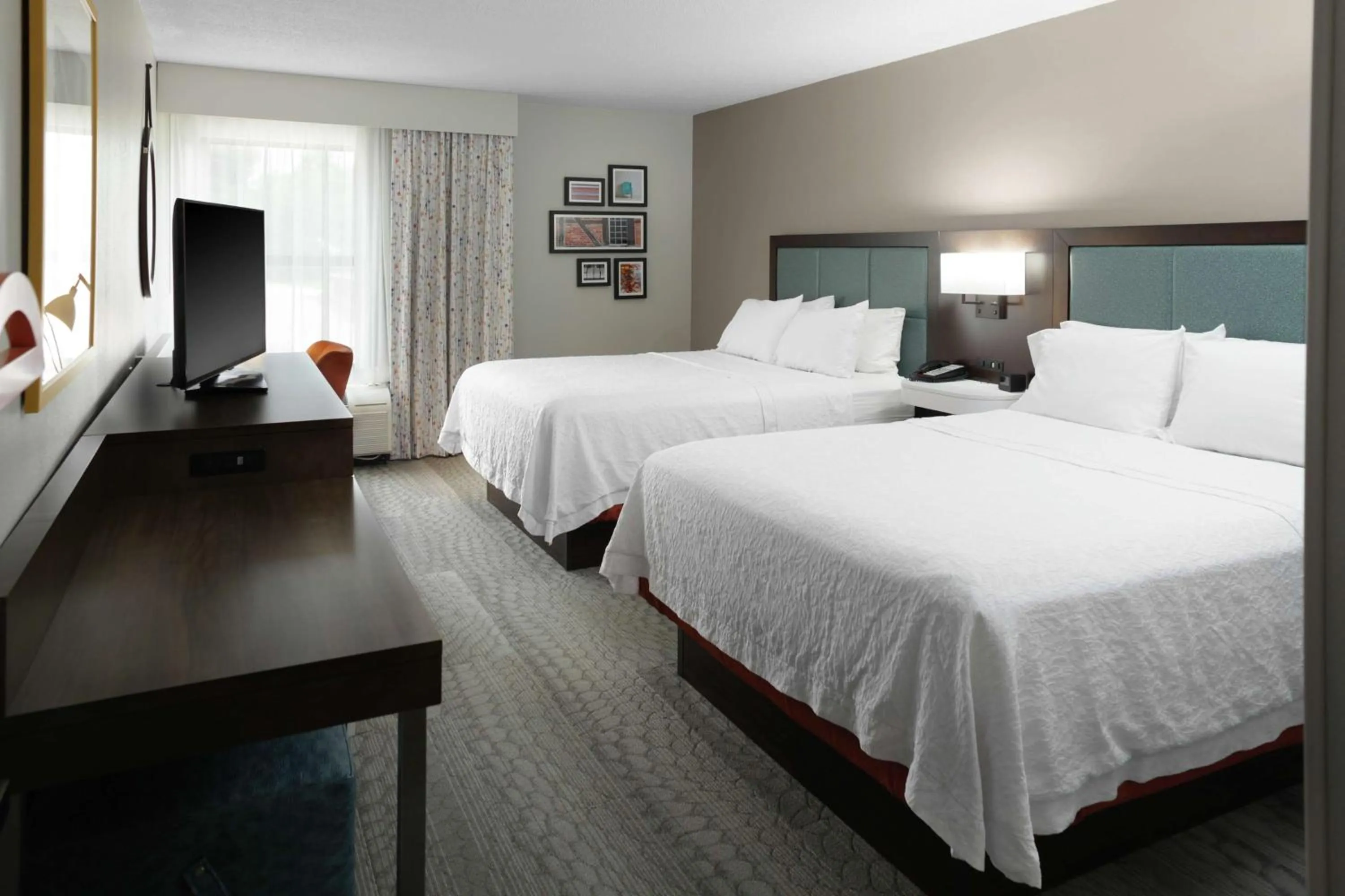 Bed in Hampton Inn Jasper