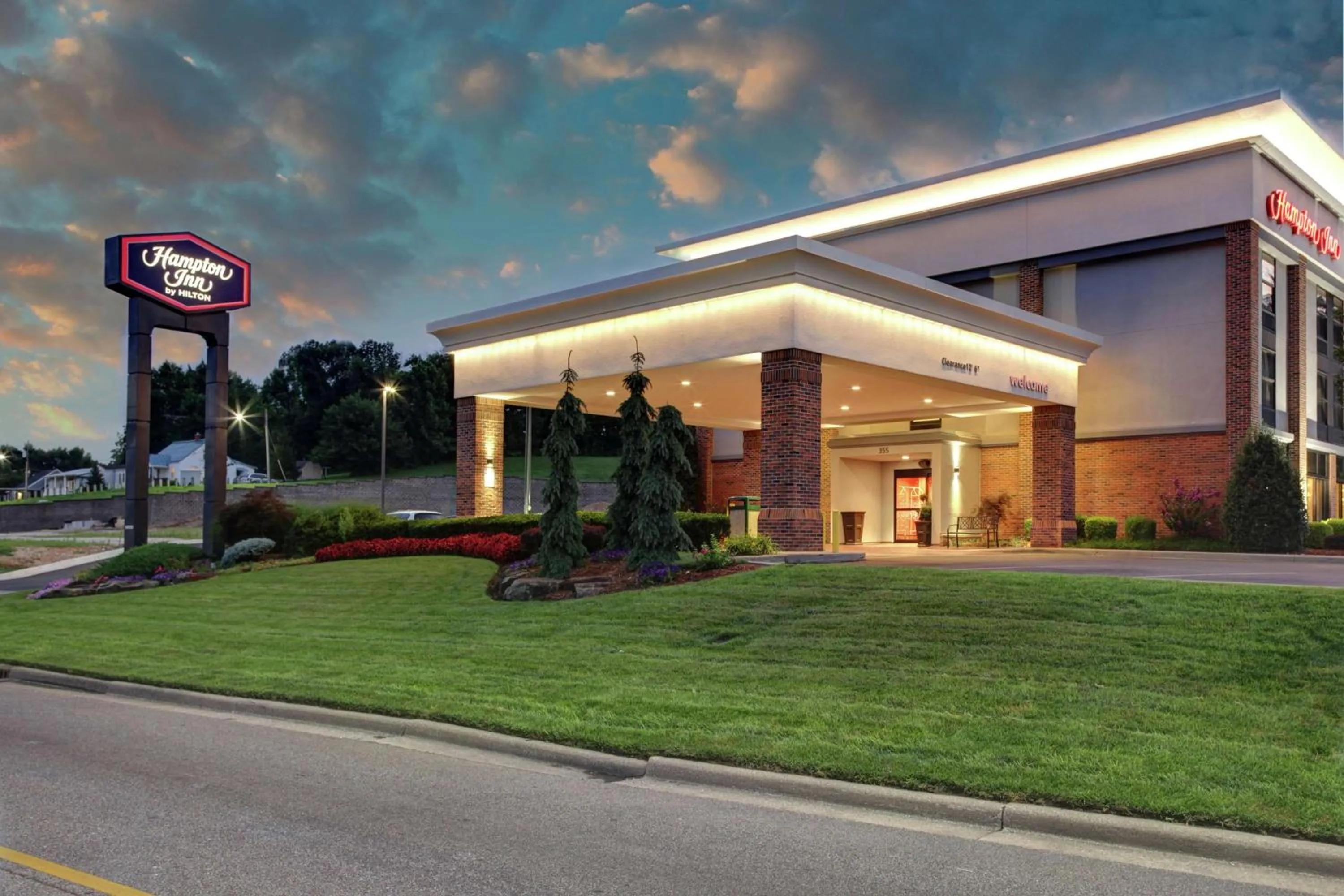 Property building in Hampton Inn Jasper