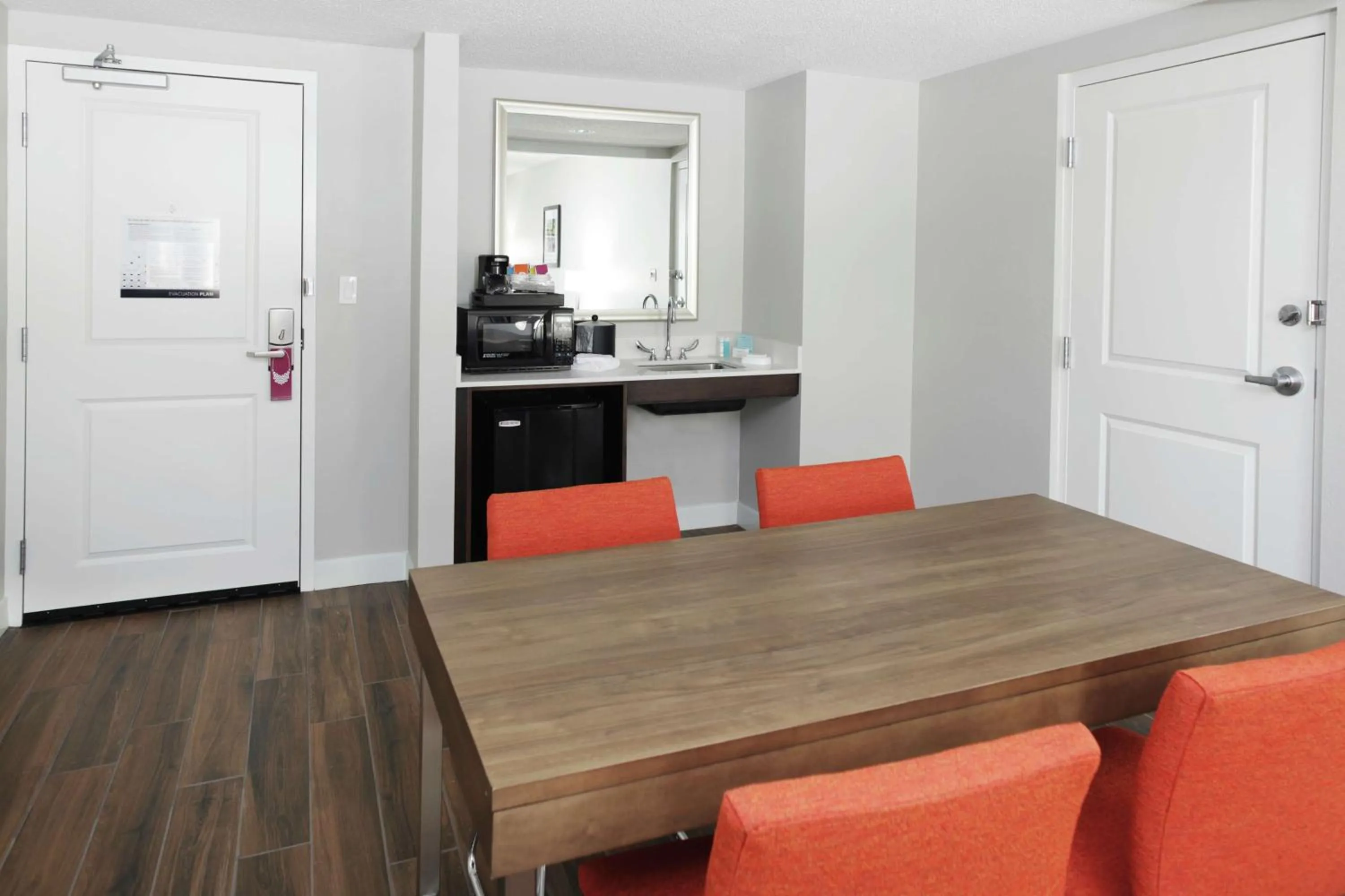 Kitchen or kitchenette in Hampton Inn Jasper