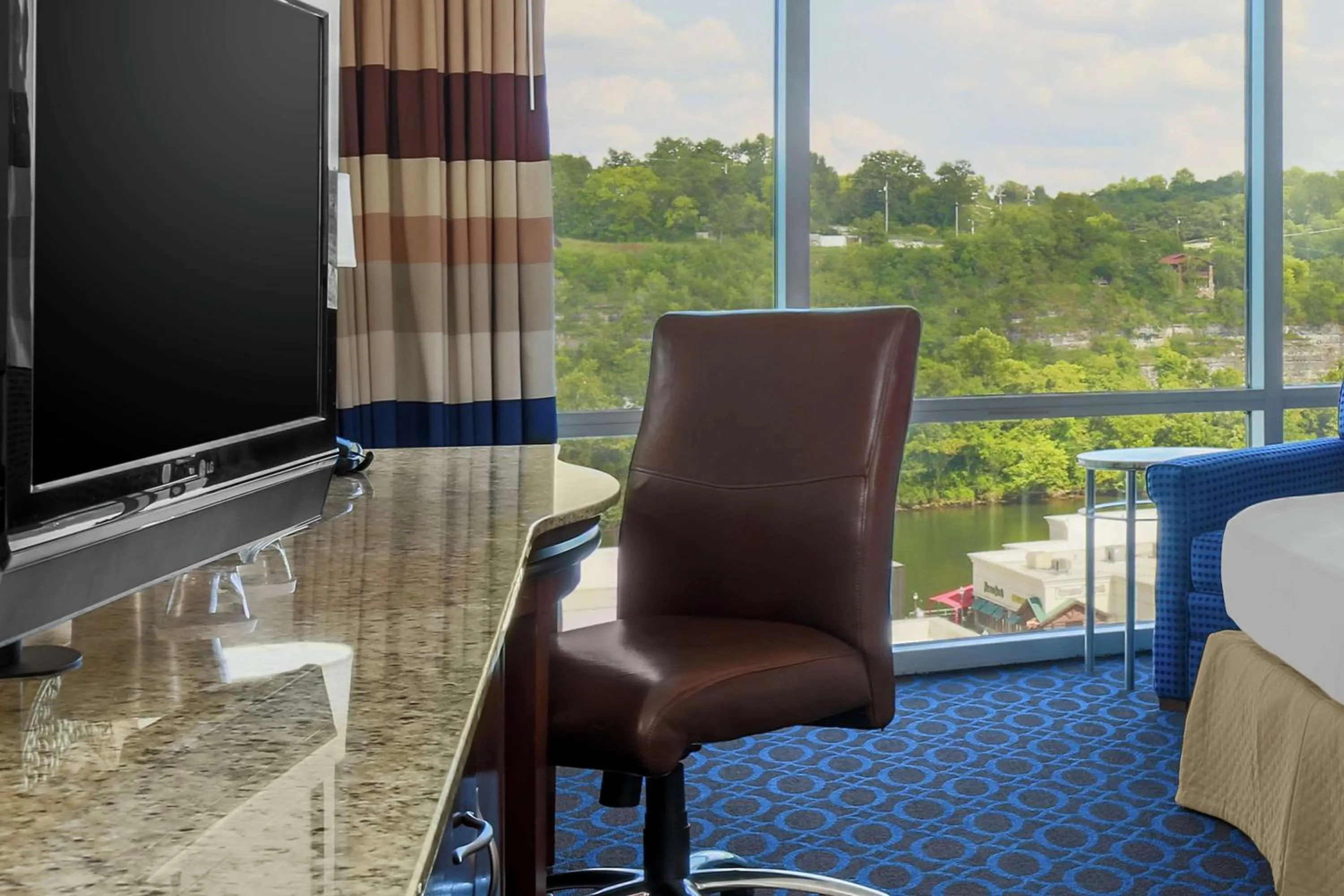 Bedroom in Hilton Branson Convention Center