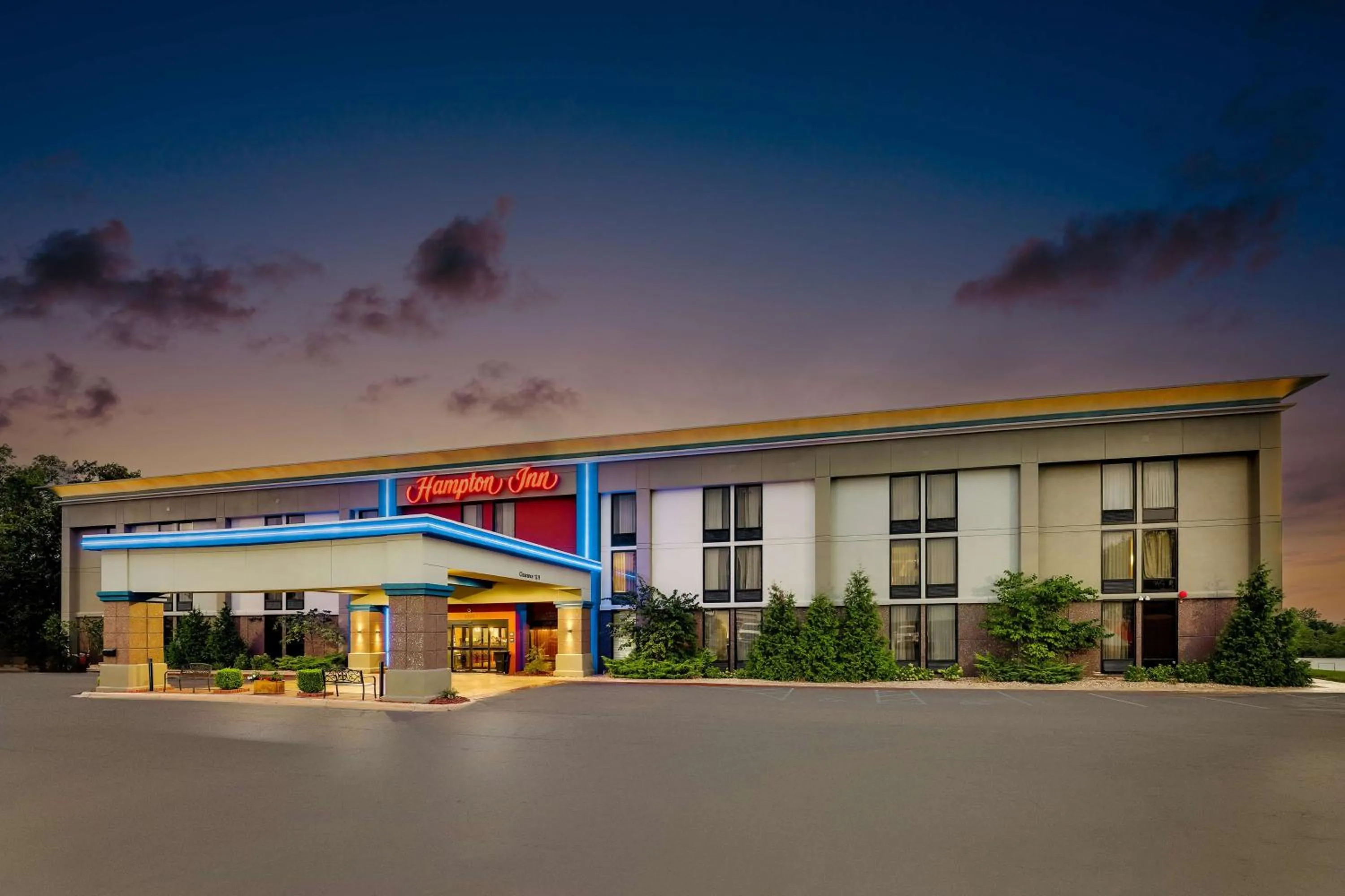 Property building in Hampton Inn Rolla