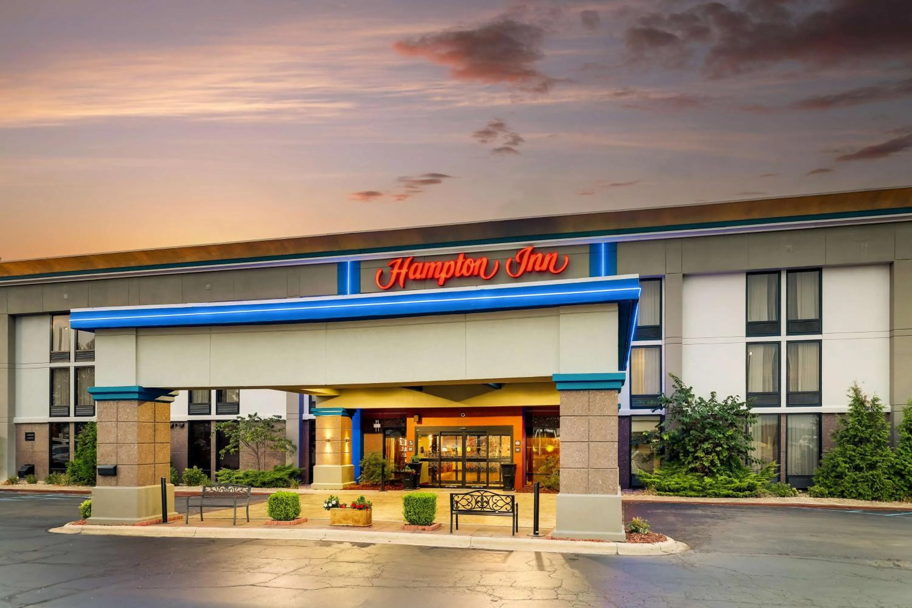 Property building in Hampton Inn Rolla