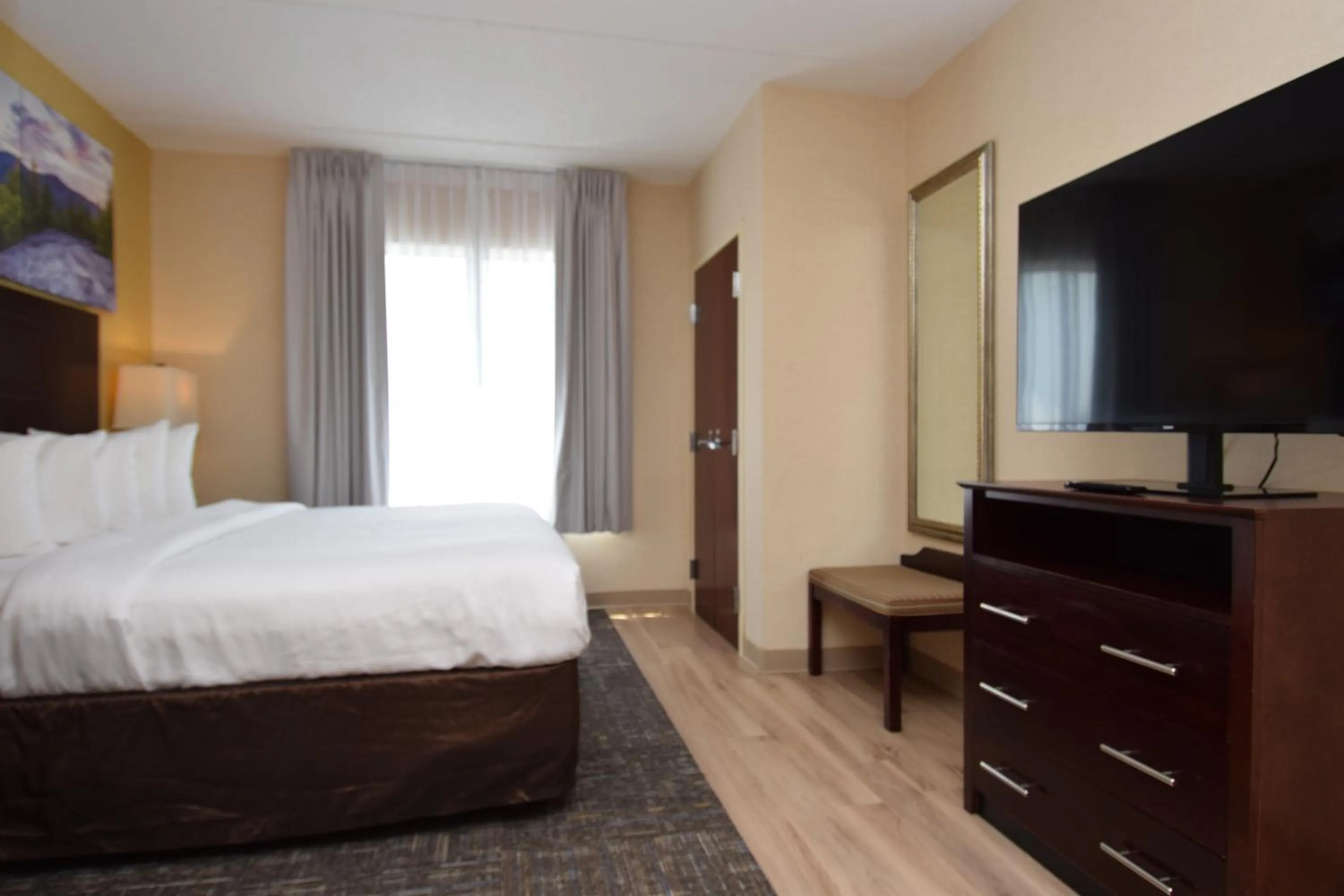 Bedroom, Bed in Cicero Grand - Syracuse North