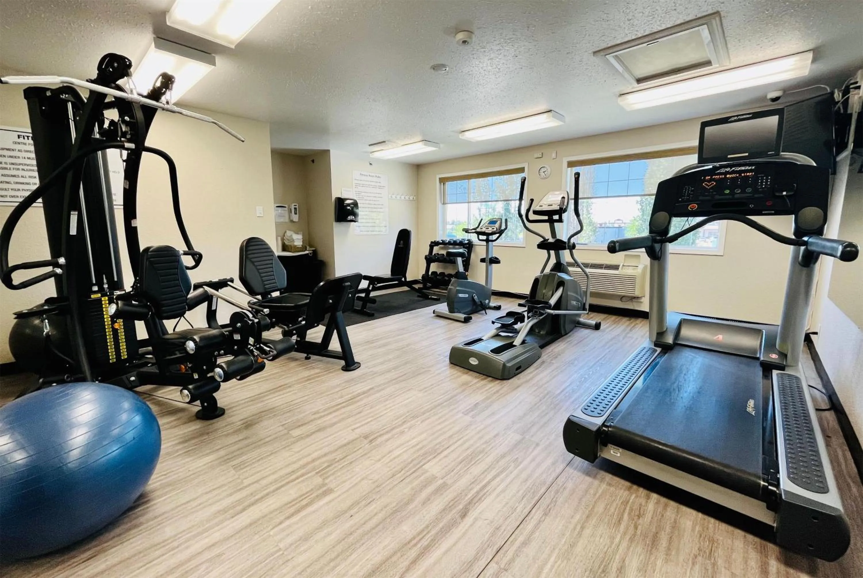 Fitness centre/facilities in Super 8 by Wyndham Grande Prairie