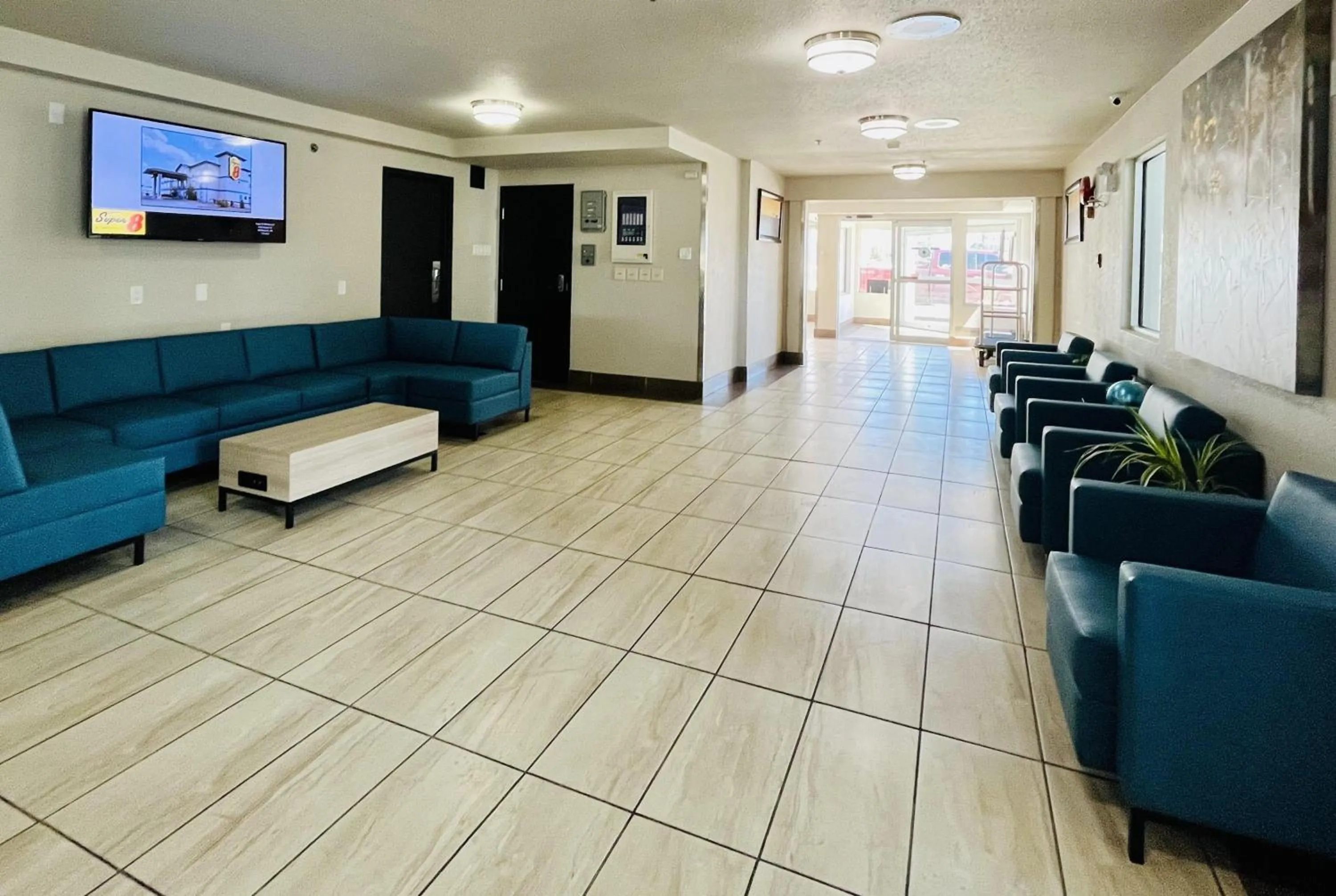 Lobby or reception in Super 8 by Wyndham Grande Prairie