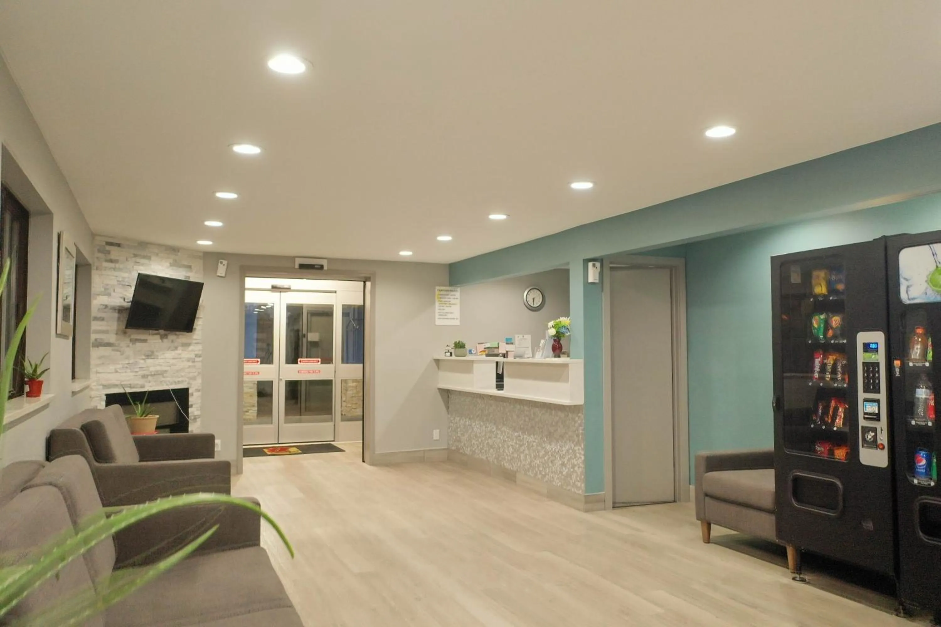 Super 8 by Wyndham Rockford I-90 Casino District