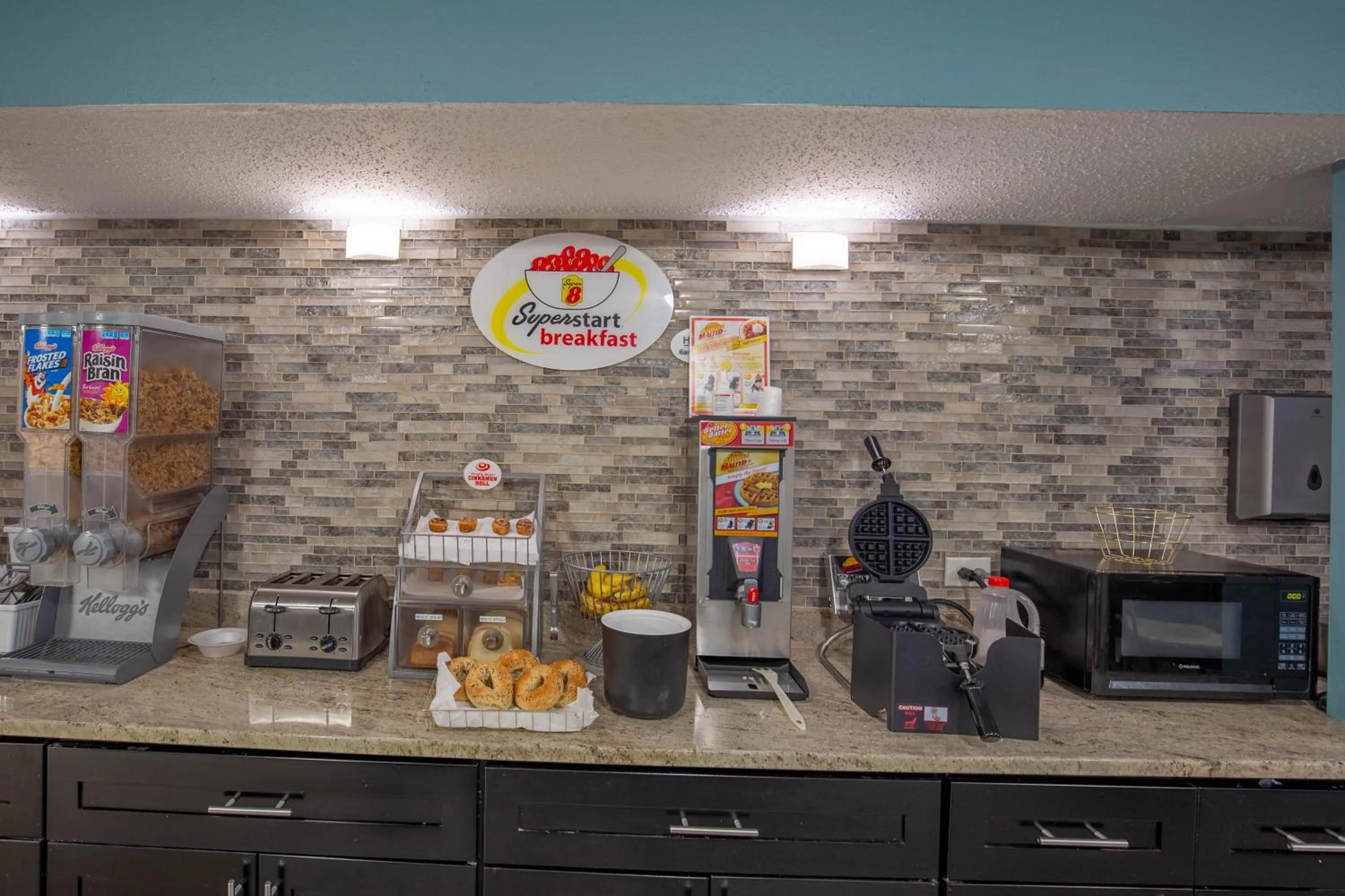 Super 8 by Wyndham Rockford I-90 Casino District