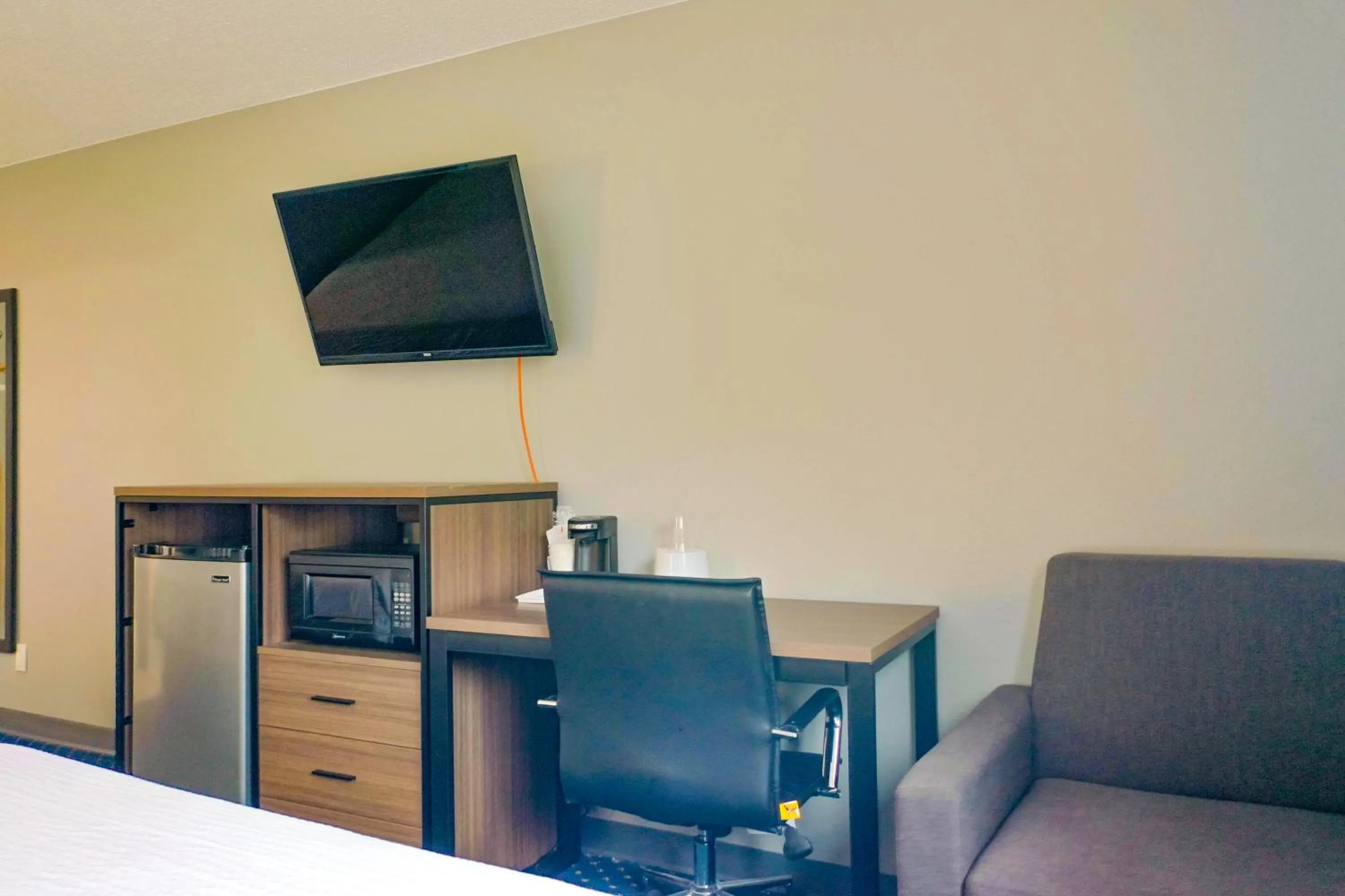 Super 8 by Wyndham Rockford I-90 Casino District