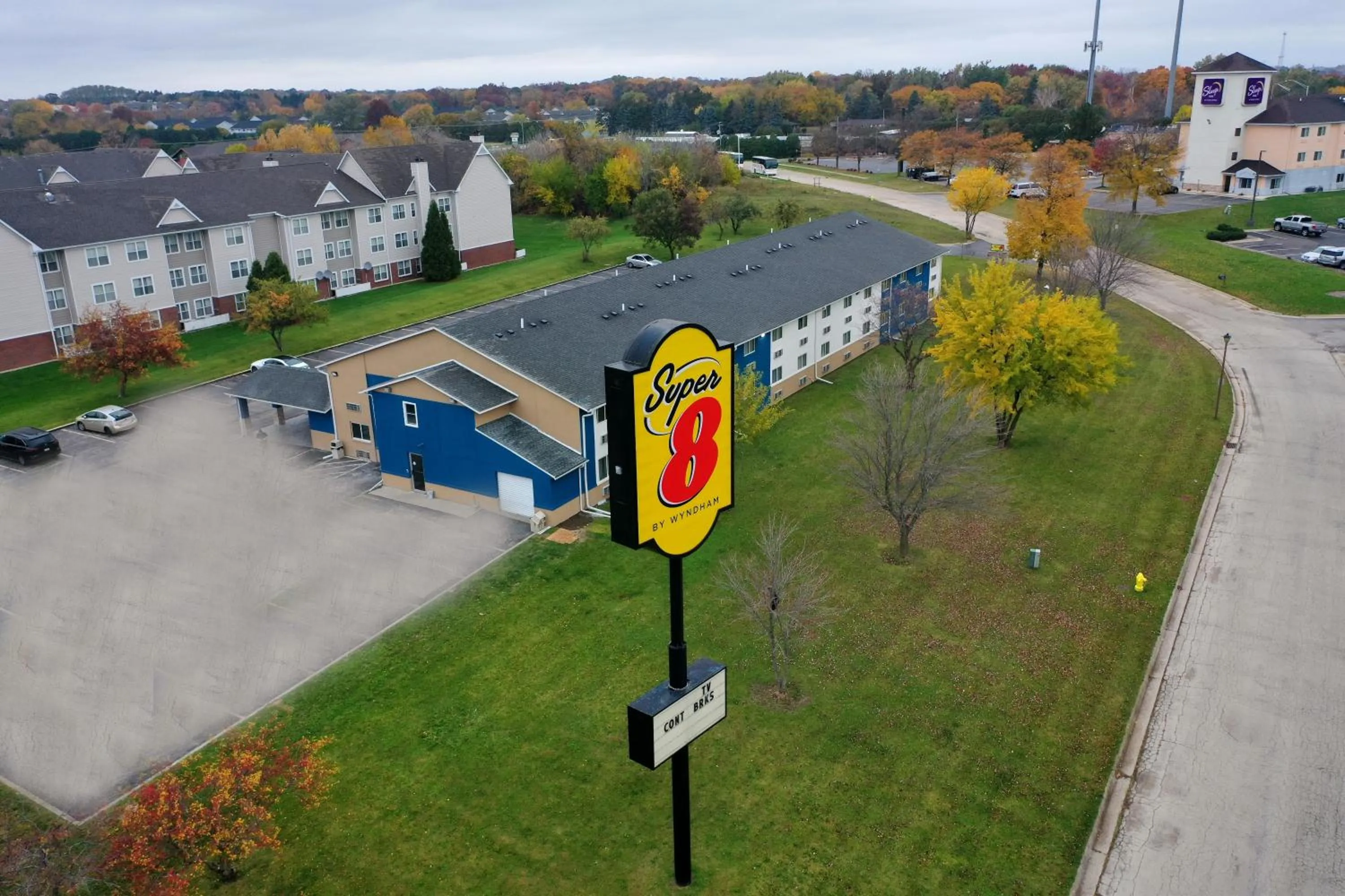 Super 8 by Wyndham Rockford I-90 Casino District