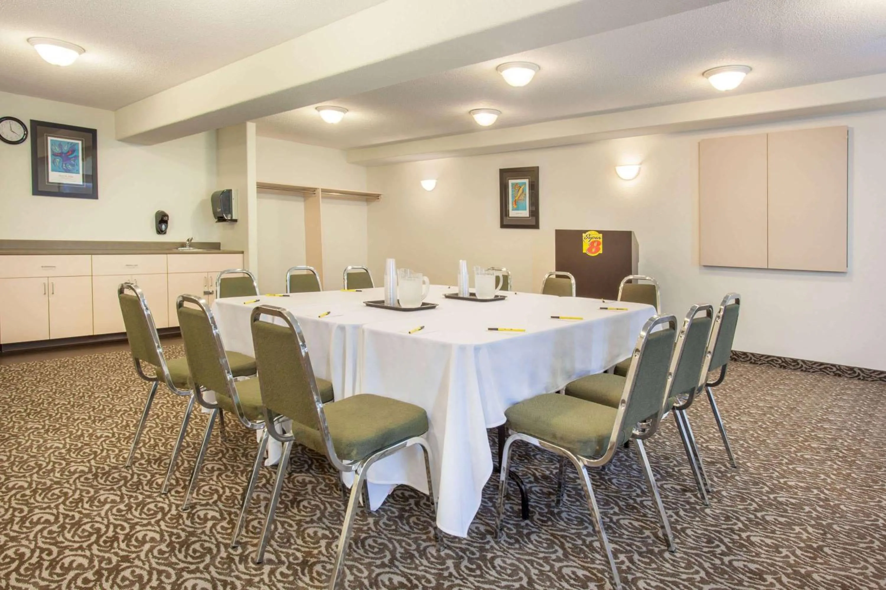 Meeting/conference room in Super 8 by Wyndham Truro NS