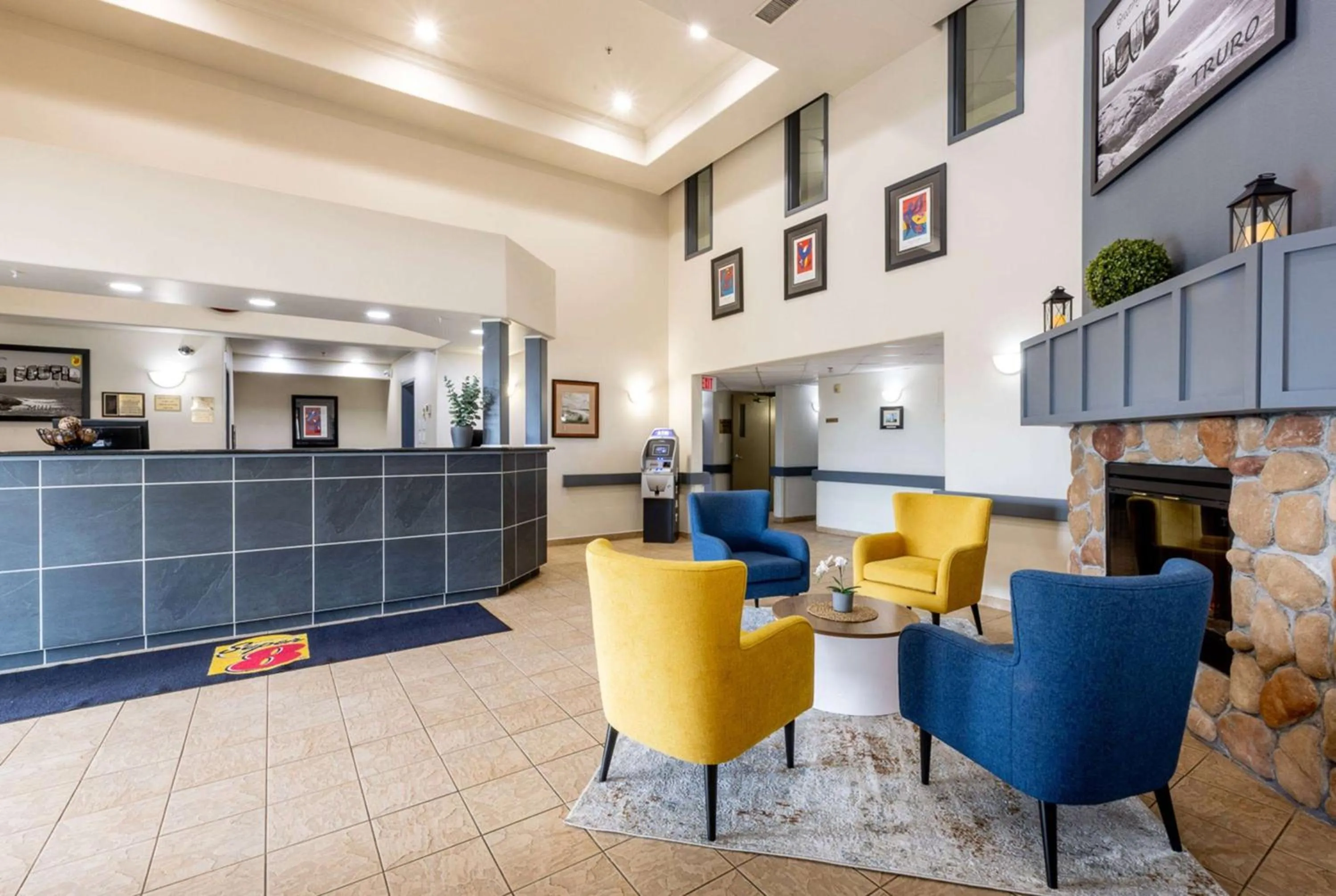 Lobby or reception in Super 8 by Wyndham Truro NS