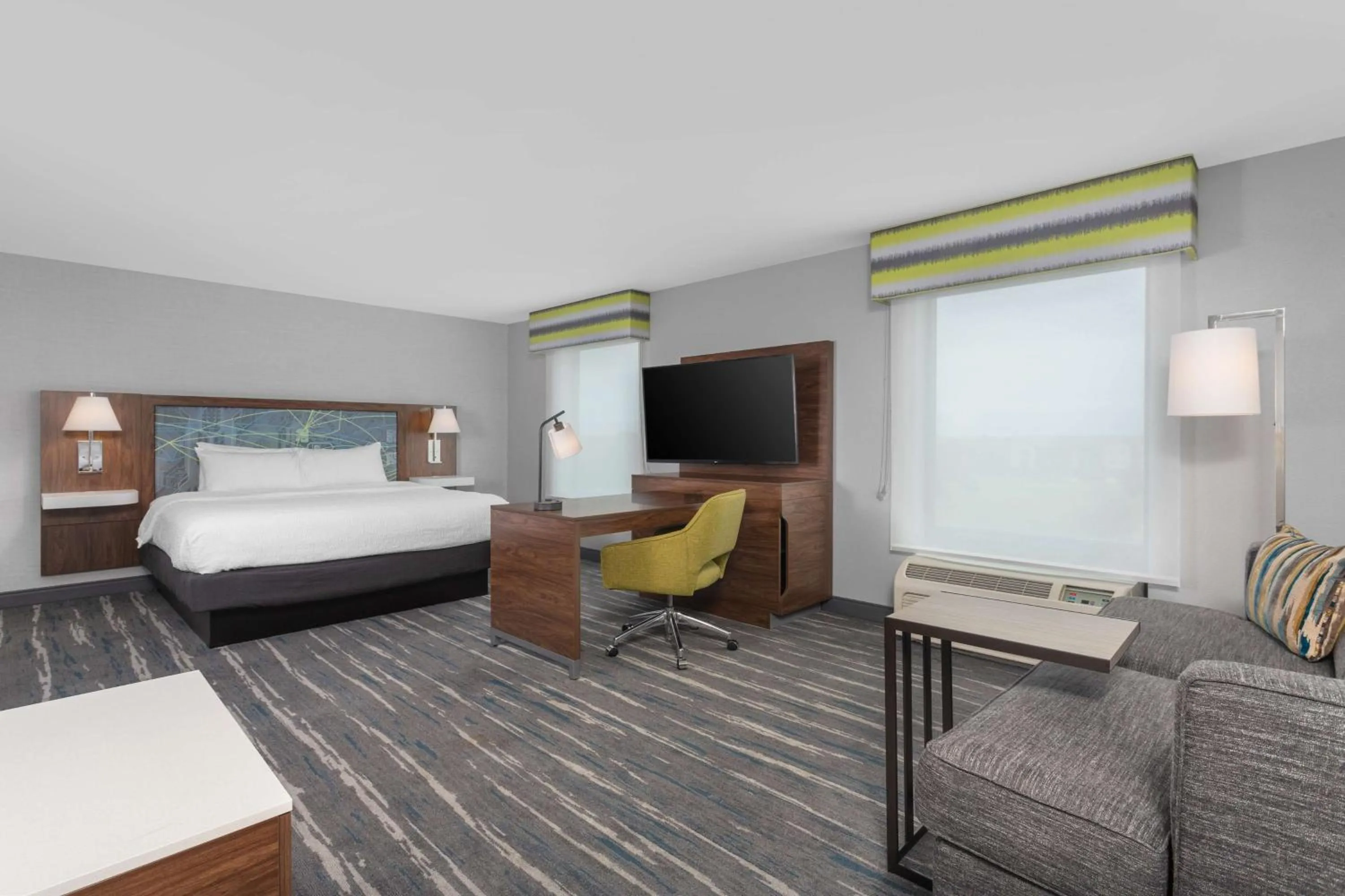 Bedroom, Bed in Hampton Inn and Suites - Lincoln Northeast