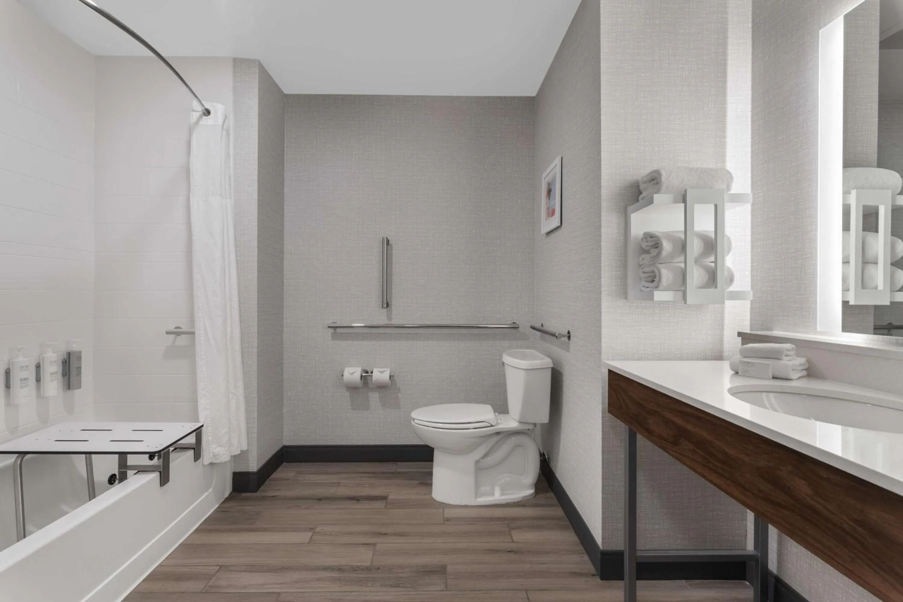 Bathroom in Hampton Inn and Suites - Lincoln Northeast