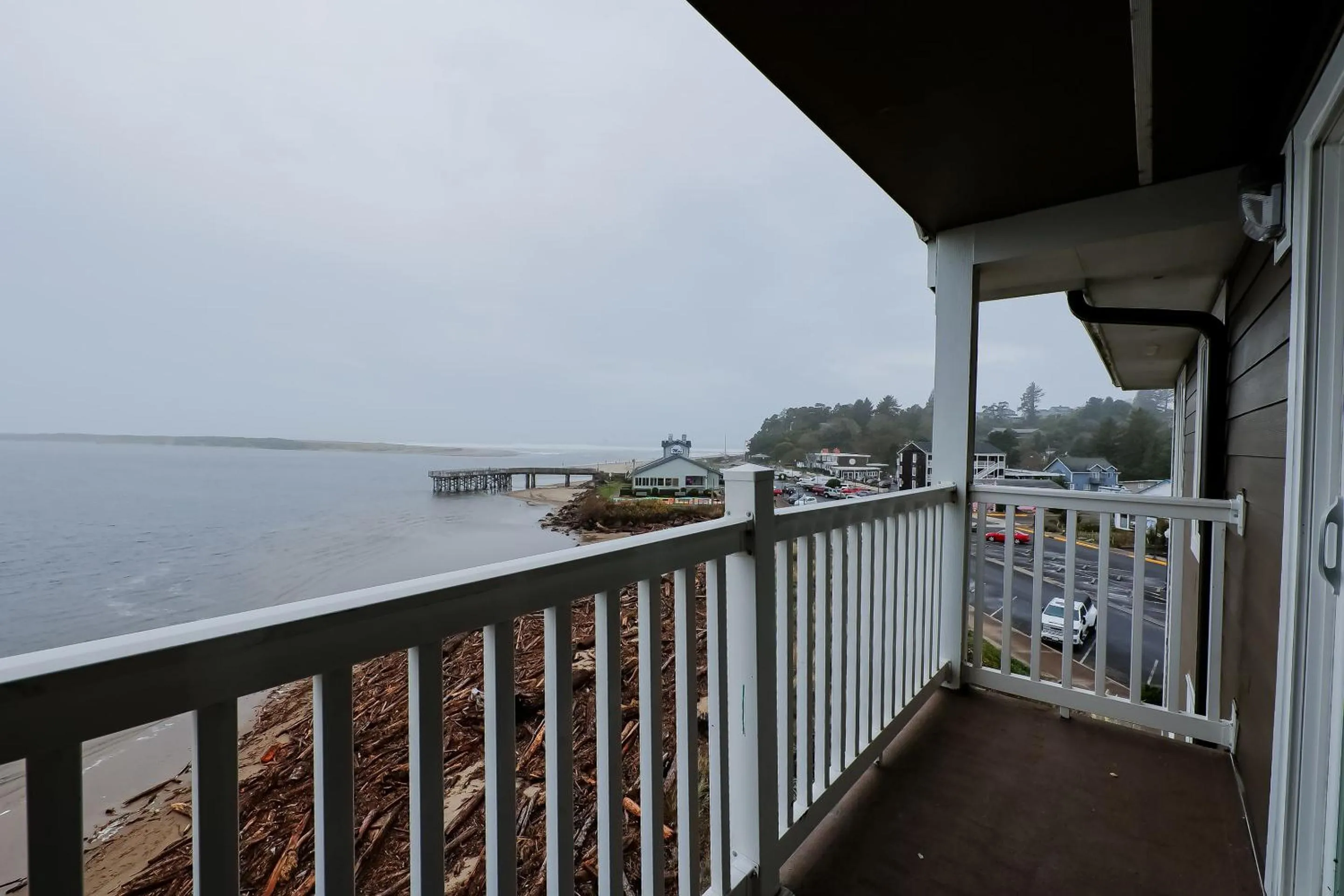 Balcony/Terrace in Siletz Bay Beachfront Hotel by OYO Lincoln City