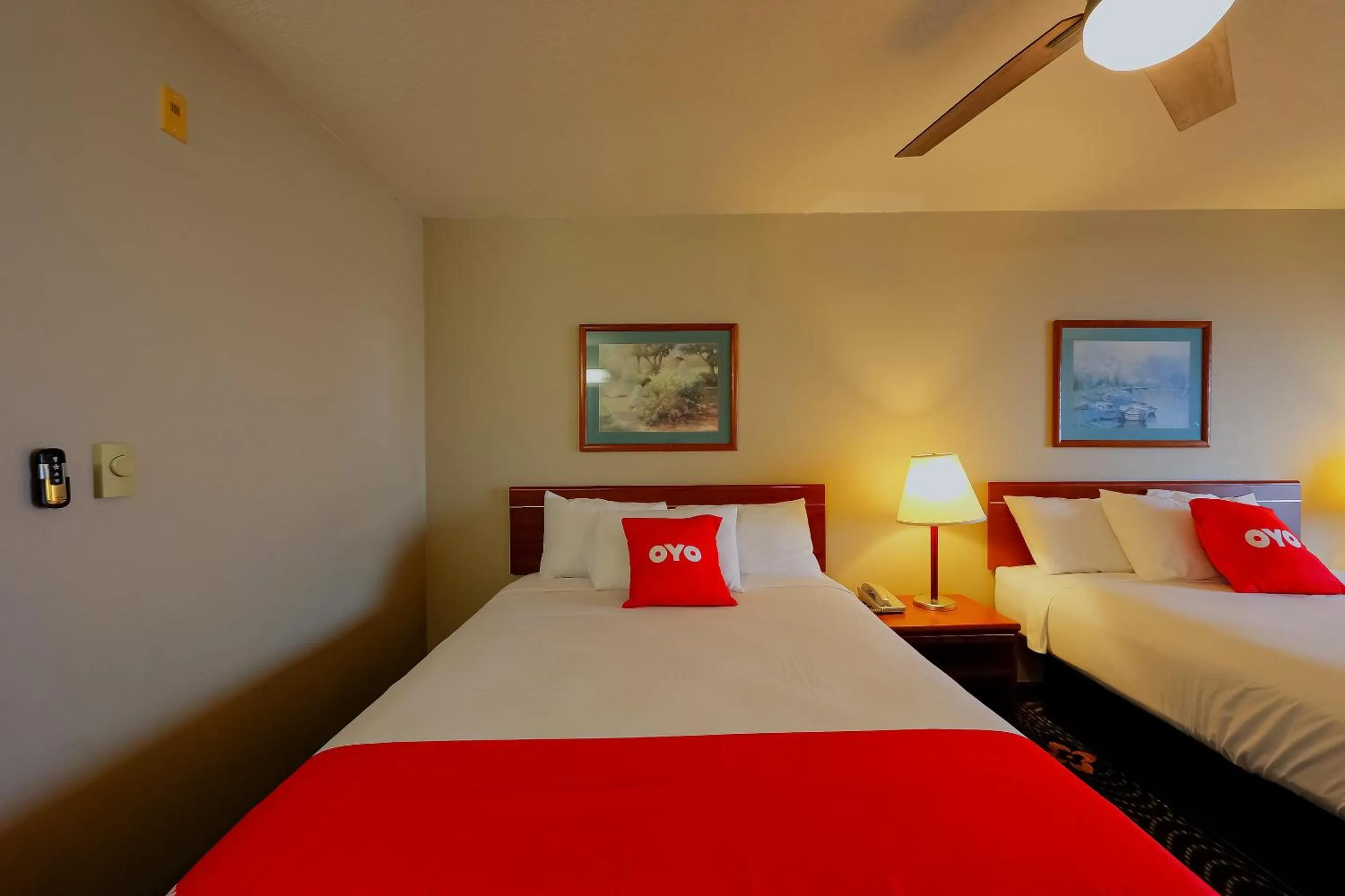 Bedroom, Bed in Siletz Bay Beachfront Hotel by OYO Lincoln City