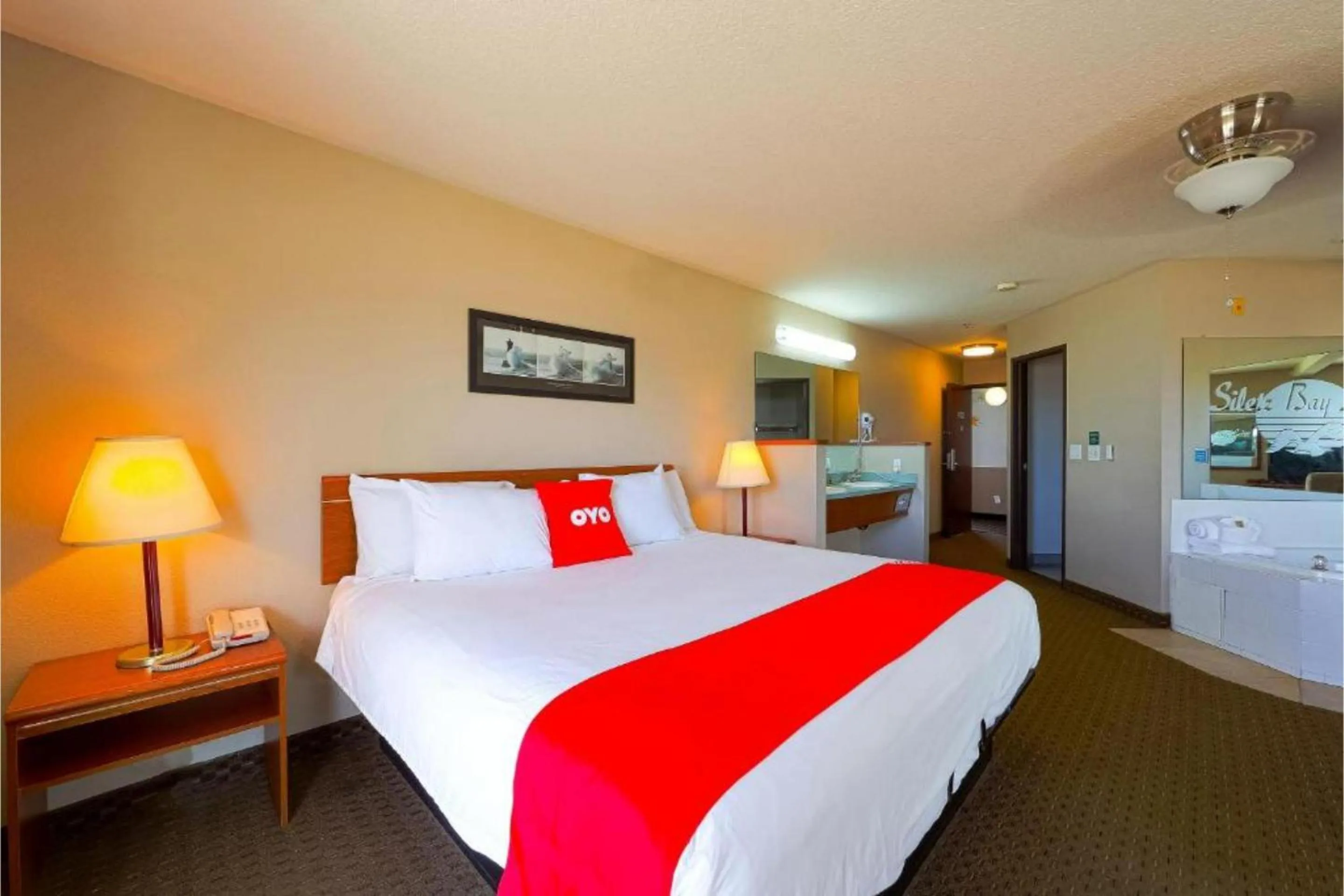 Bedroom, Bed in Siletz Bay Beachfront Hotel by OYO Lincoln City