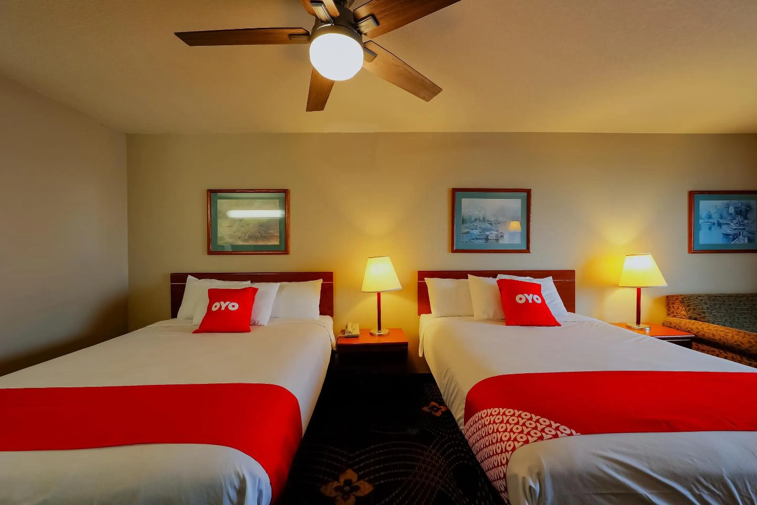 Bedroom, Bed in Siletz Bay Beachfront Hotel by OYO Lincoln City