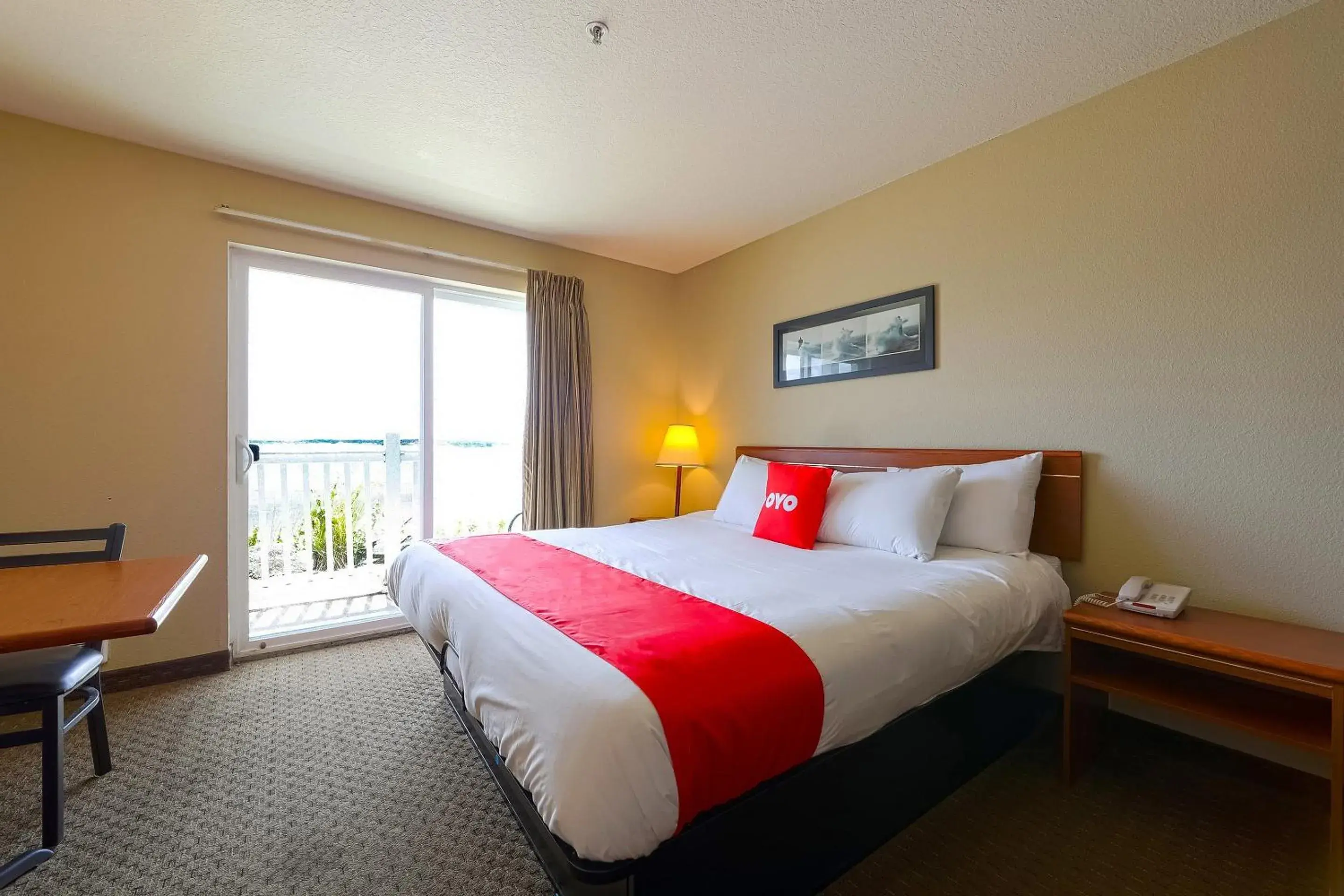King Room with Balcony - Ocean View (Pet Friendly) in Siletz Bay Beachfront Hotel by OYO Lincoln City King Room with Balcony - Ocean View (Pet Friendly) in Siletz Bay Beachfront Hotel by OYO Lincoln City