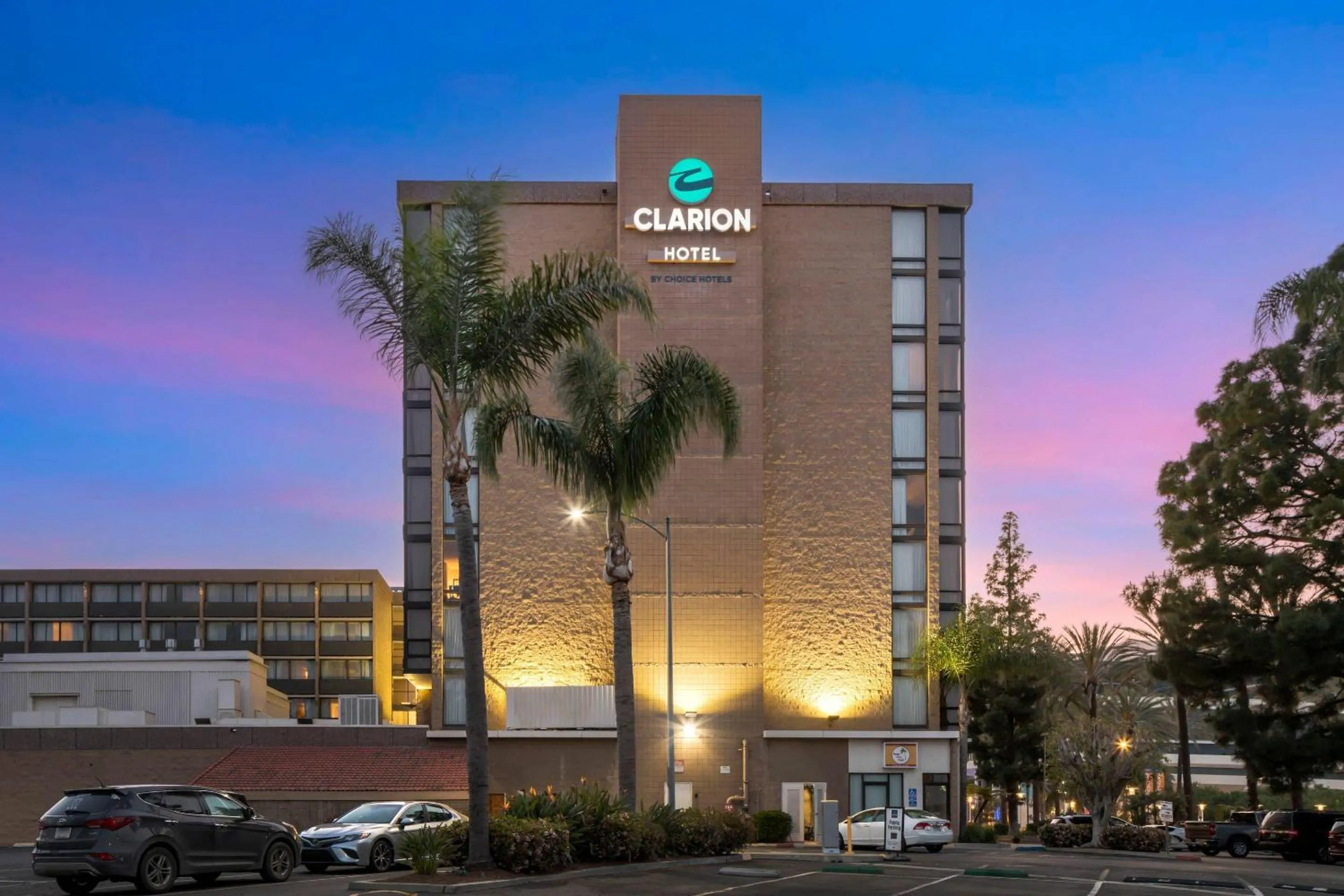 Property building in Clarion Hotel Anaheim Resort