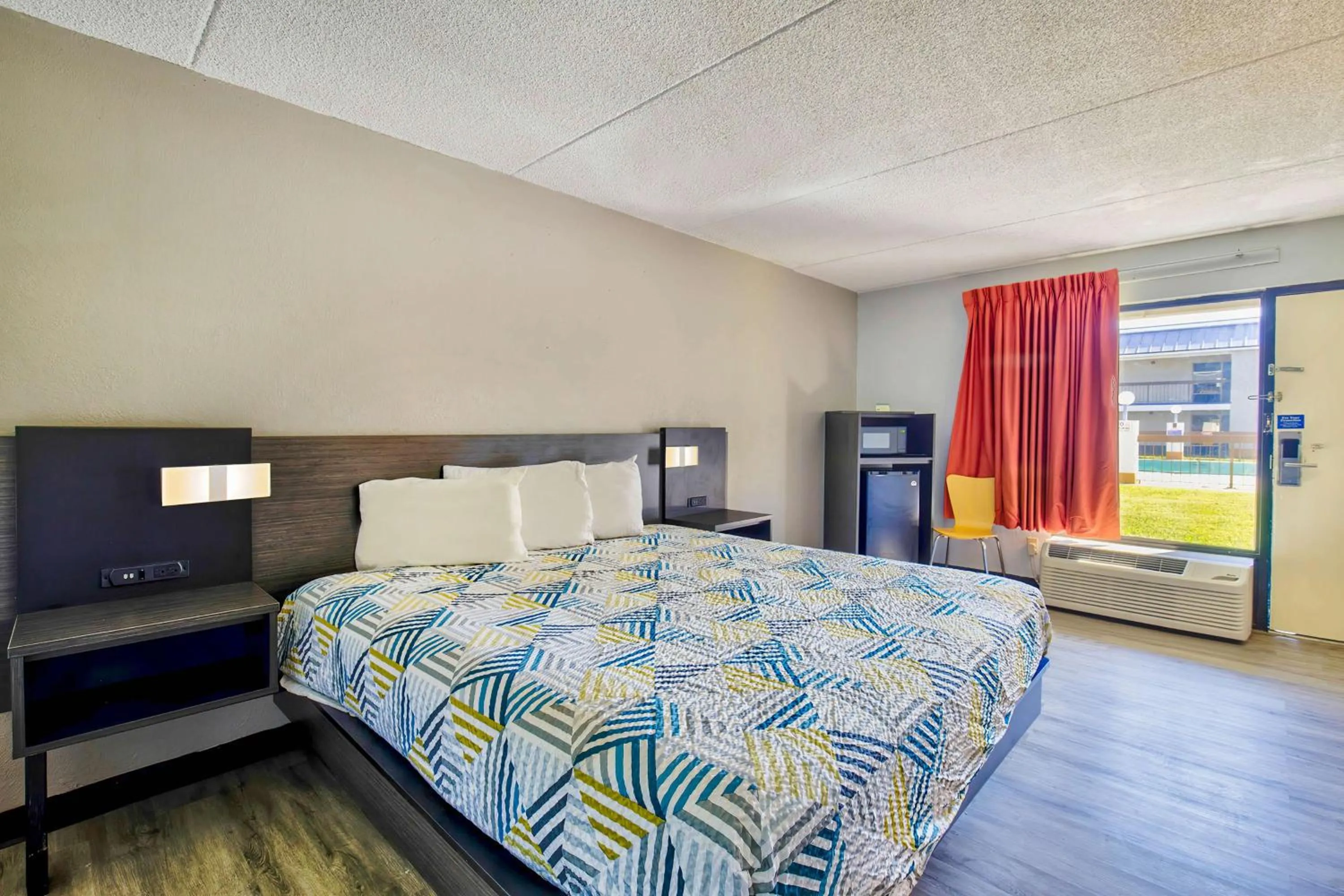 Bedroom, Bed in Motel 6-Ashland, VA