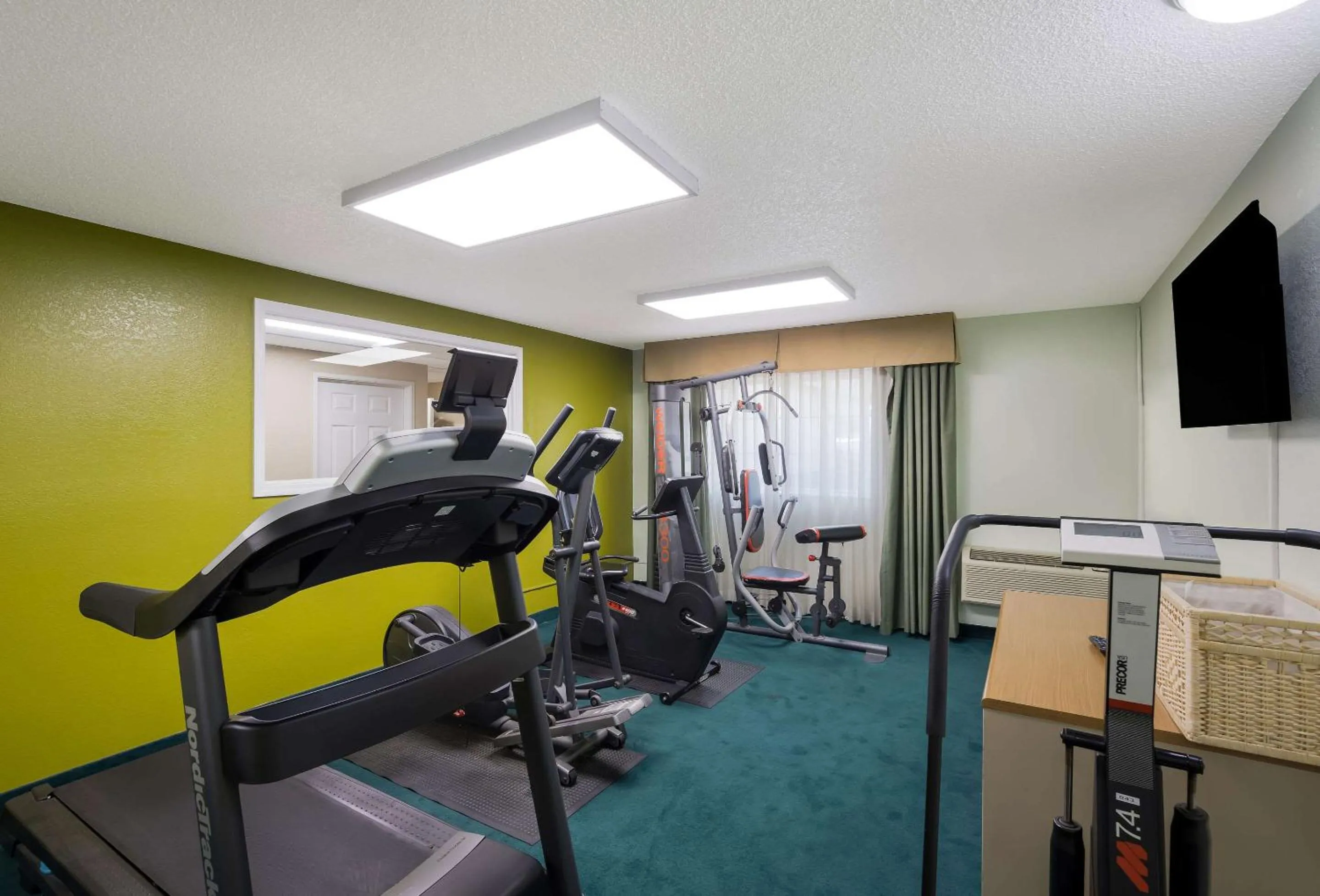 Fitness centre/facilities in Quality Inn & Suites Medford Airport