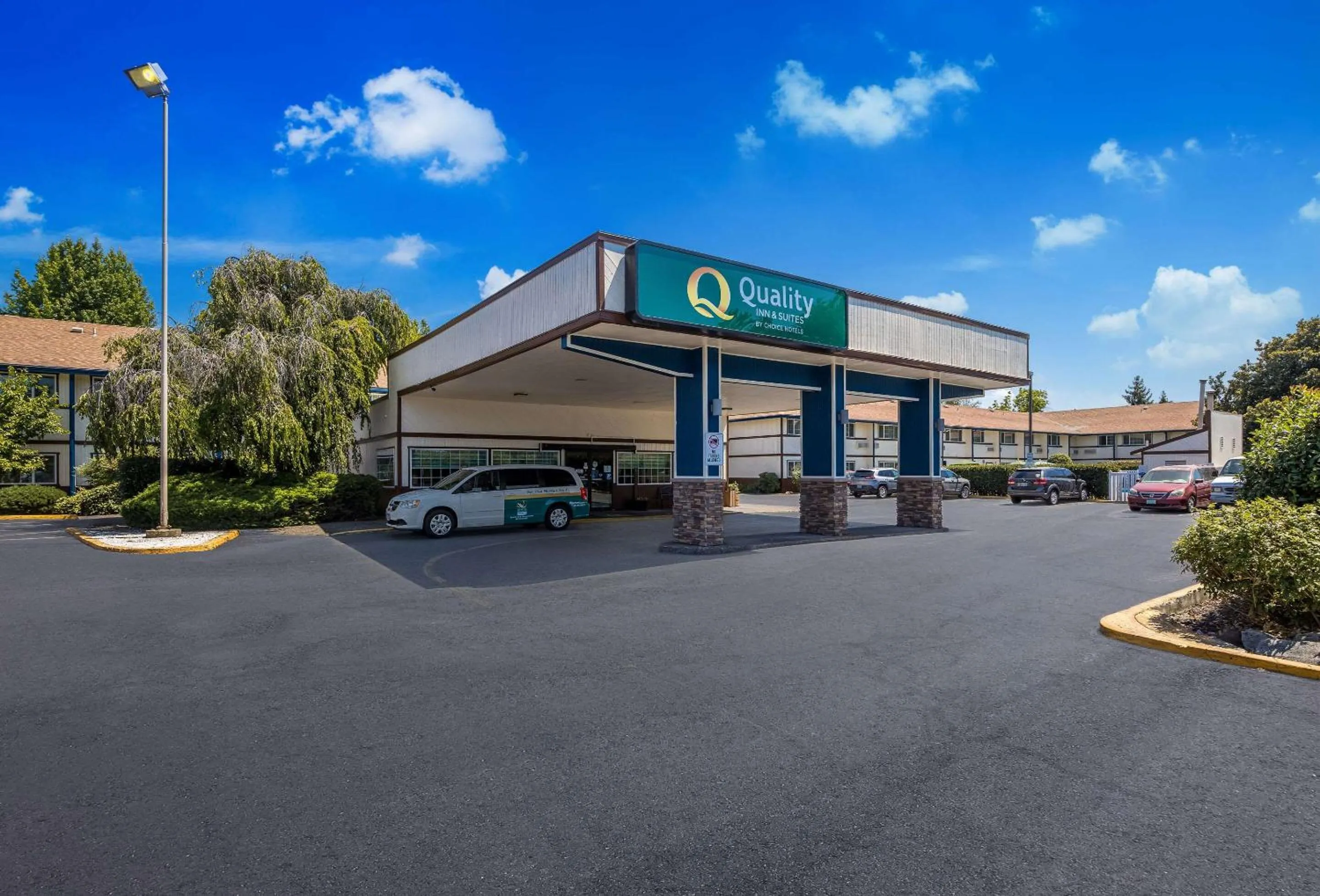 Property building in Quality Inn & Suites Medford Airport
