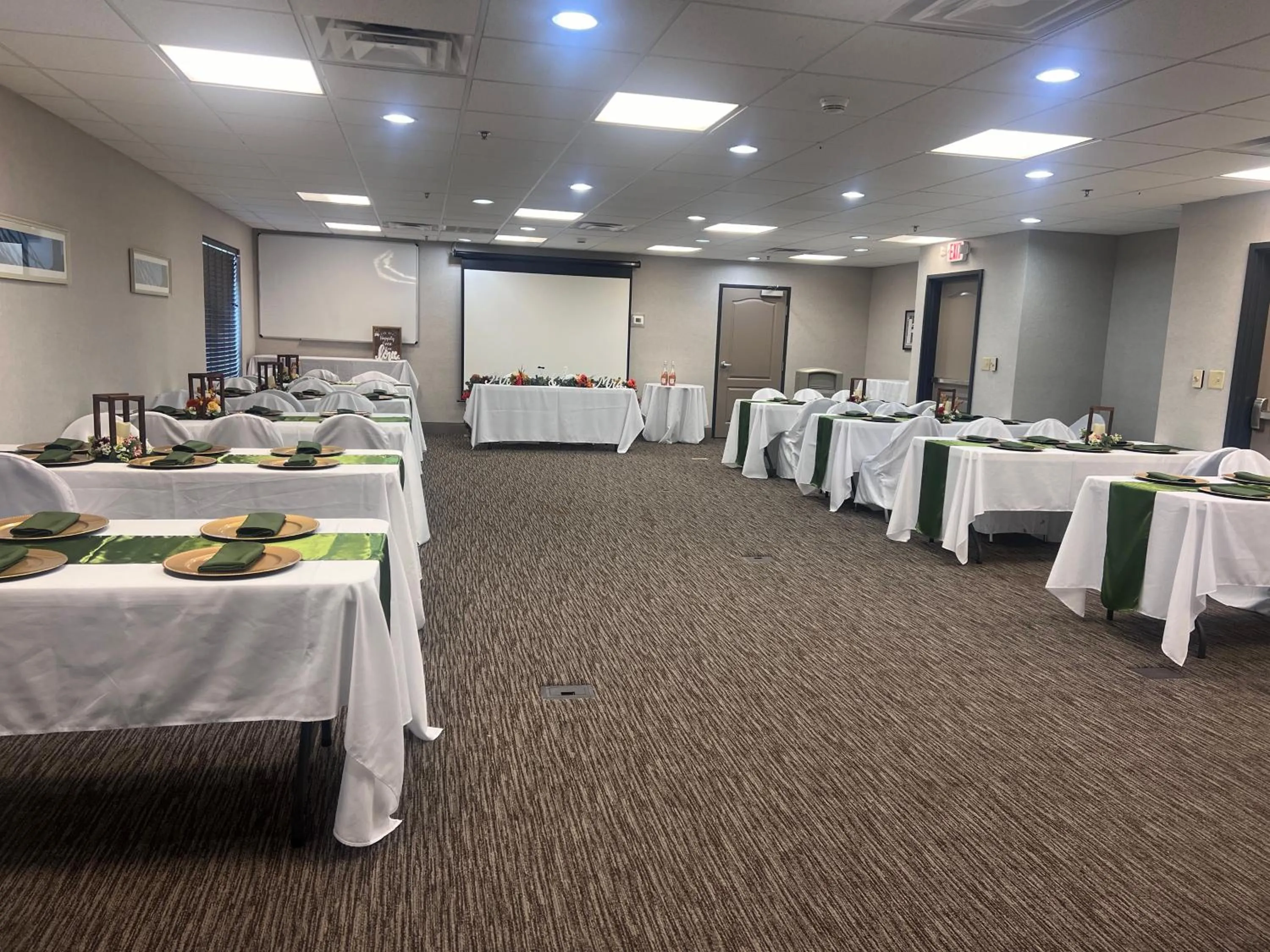 Meeting/conference room in Country Inn & Suites by Radisson, Oklahoma City Airport, OK