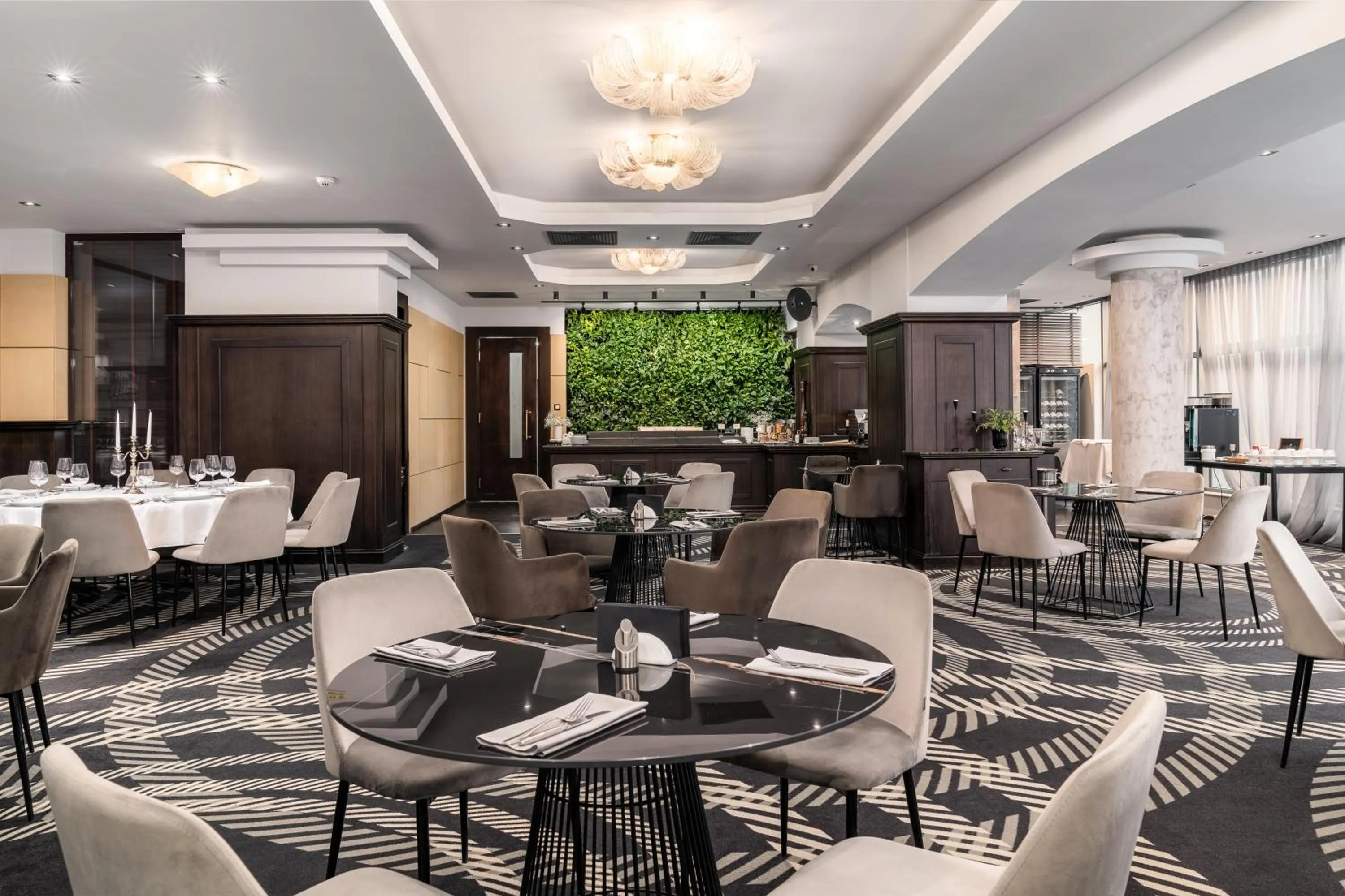 Restaurant/places to eat in Hotel VEGA Sofia